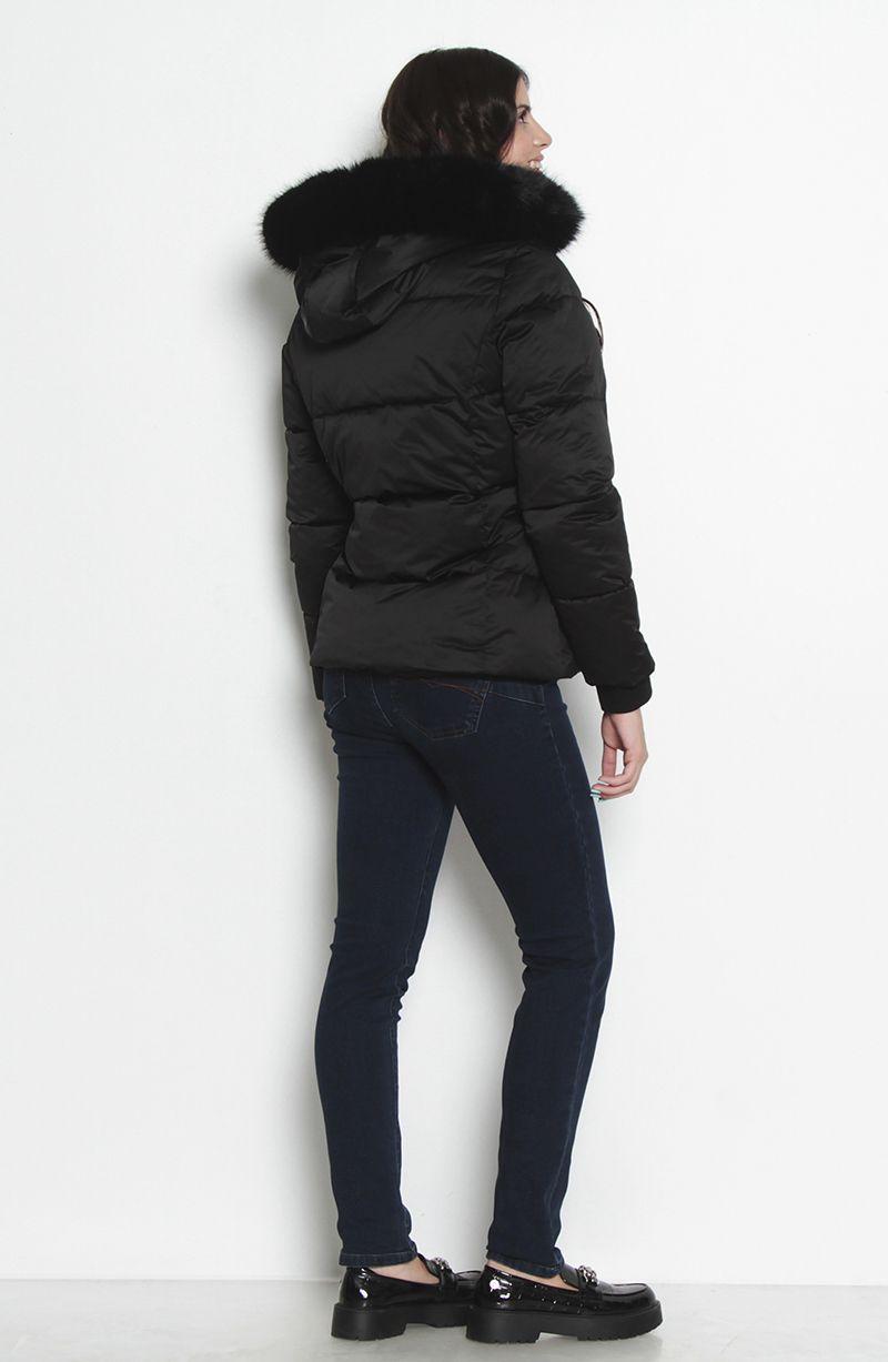 Parka Manga Larga Con Capucha   Y Cierre Delantero-6