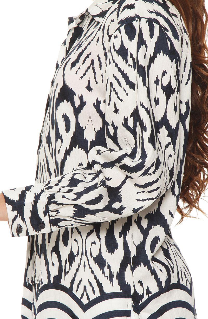 Blusa Manga Larga Estampada Abotonada En   Delantero-3
