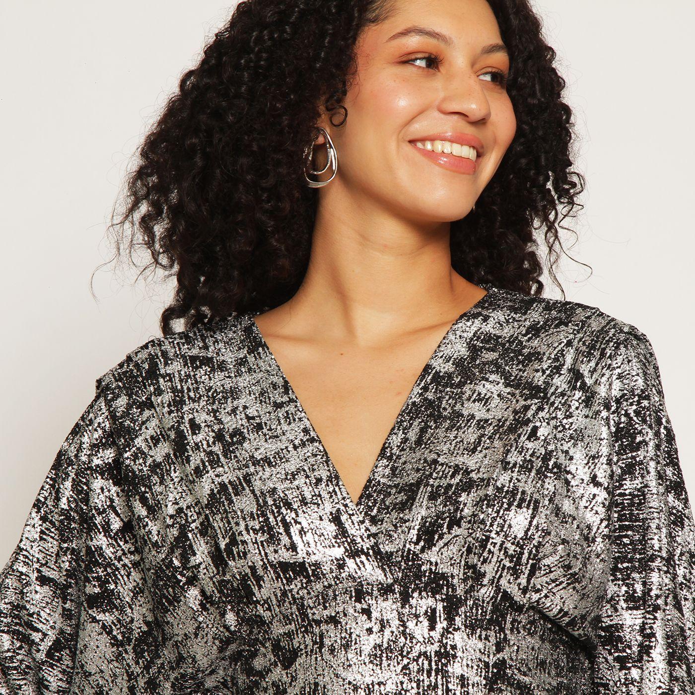 Vestido Metalizado Escotado Manga Larga-3