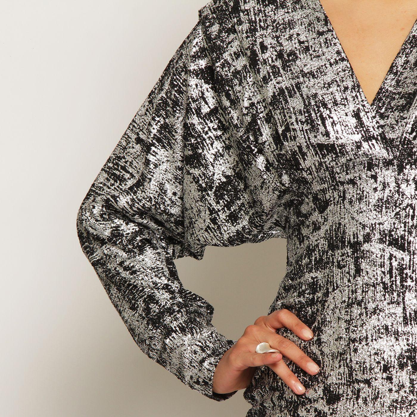 Vestido Metalizado Escotado Manga Larga-4