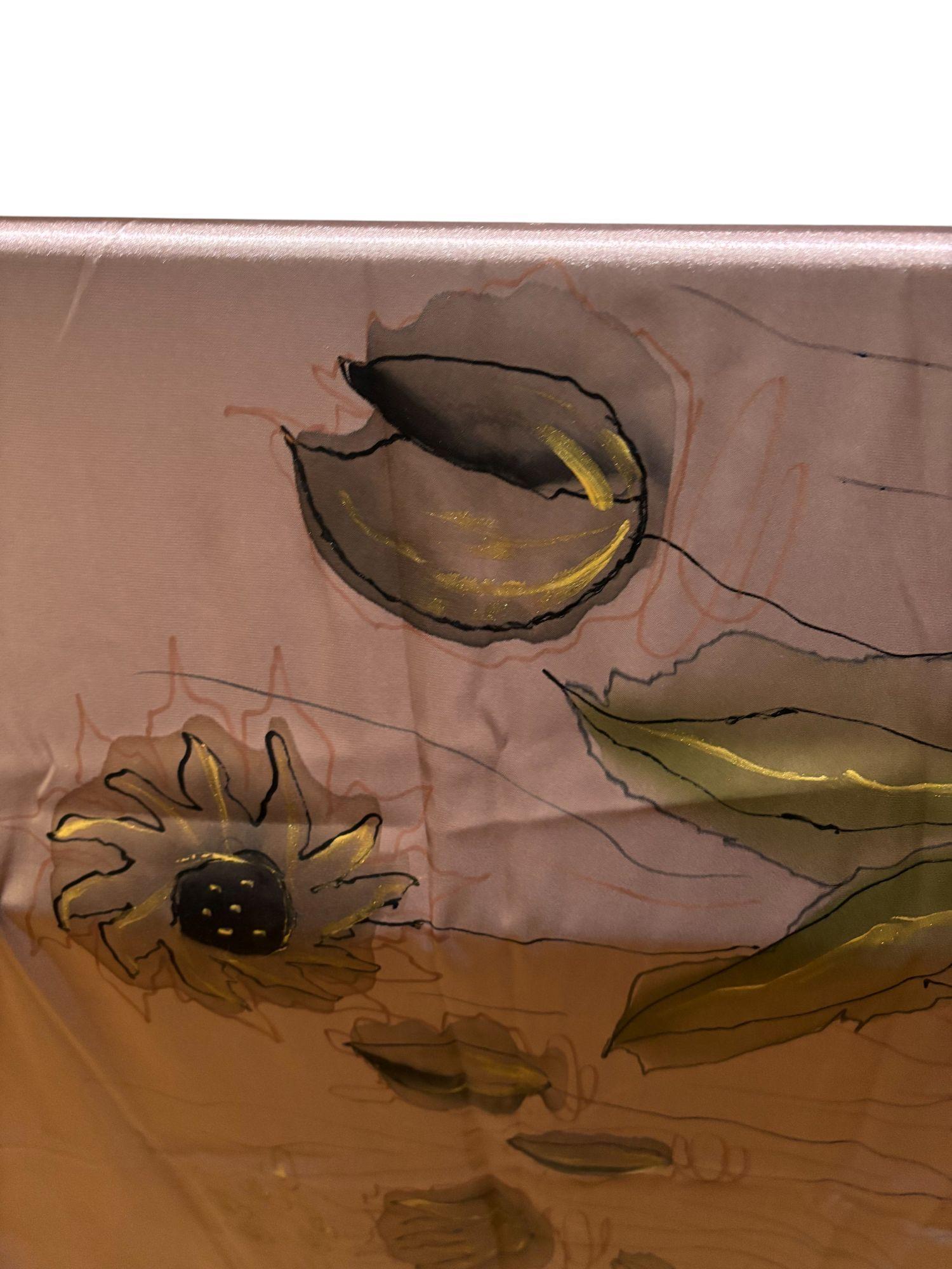 Pañuelo base color visón, pintado a mano, diseño exclusivo-2