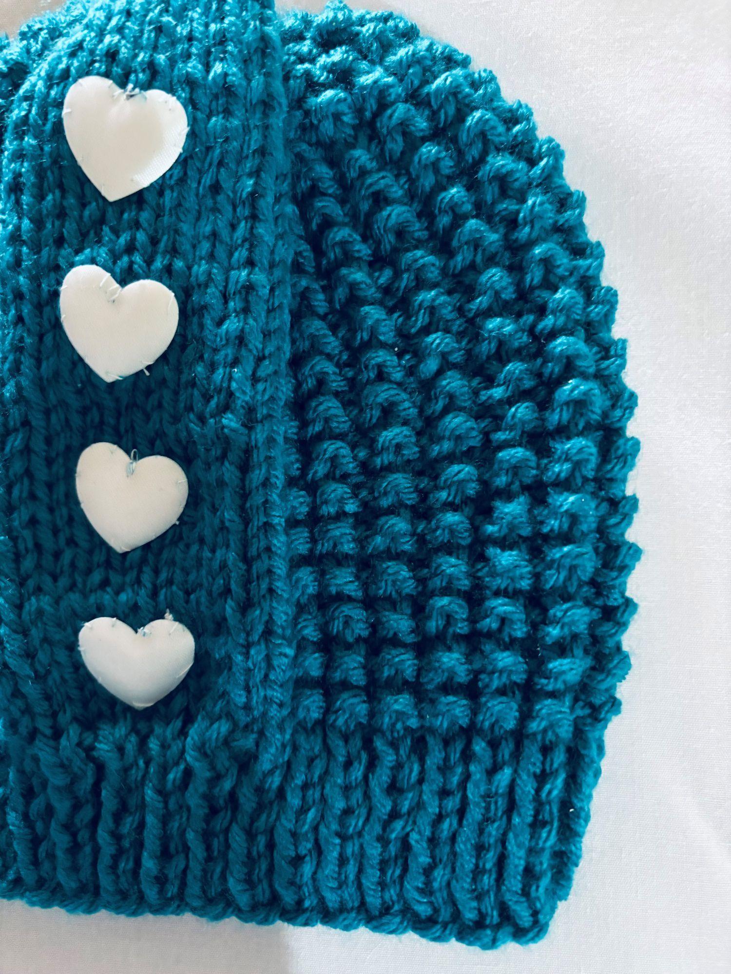 GORRO DE NIÑO COLOR PETRÓLEO  TEJIDO A MANO DISEÑO EXCLUSIVO-2
