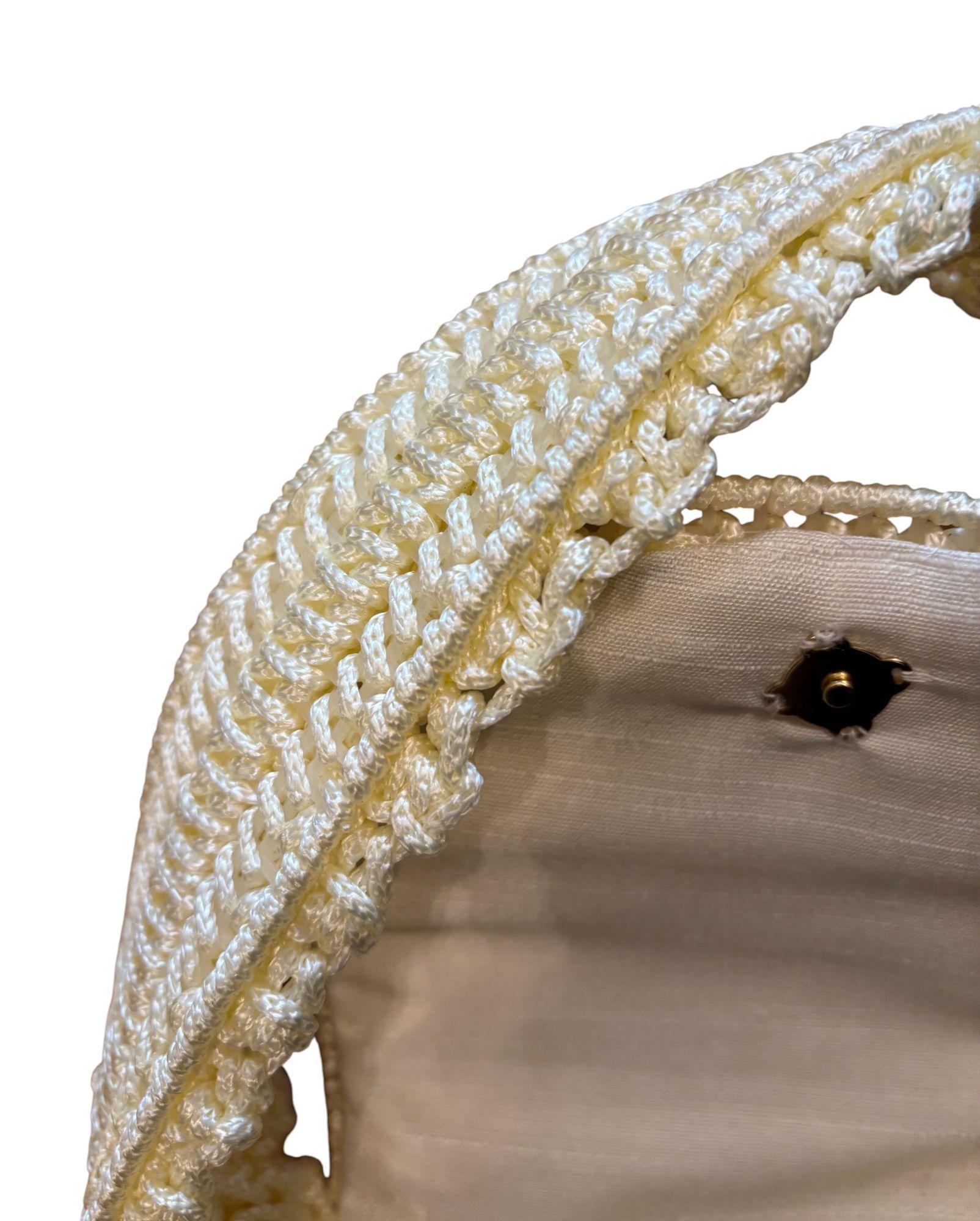 cartera tono marfil hecha a mano en hilo metálico diseño exclusivo-2