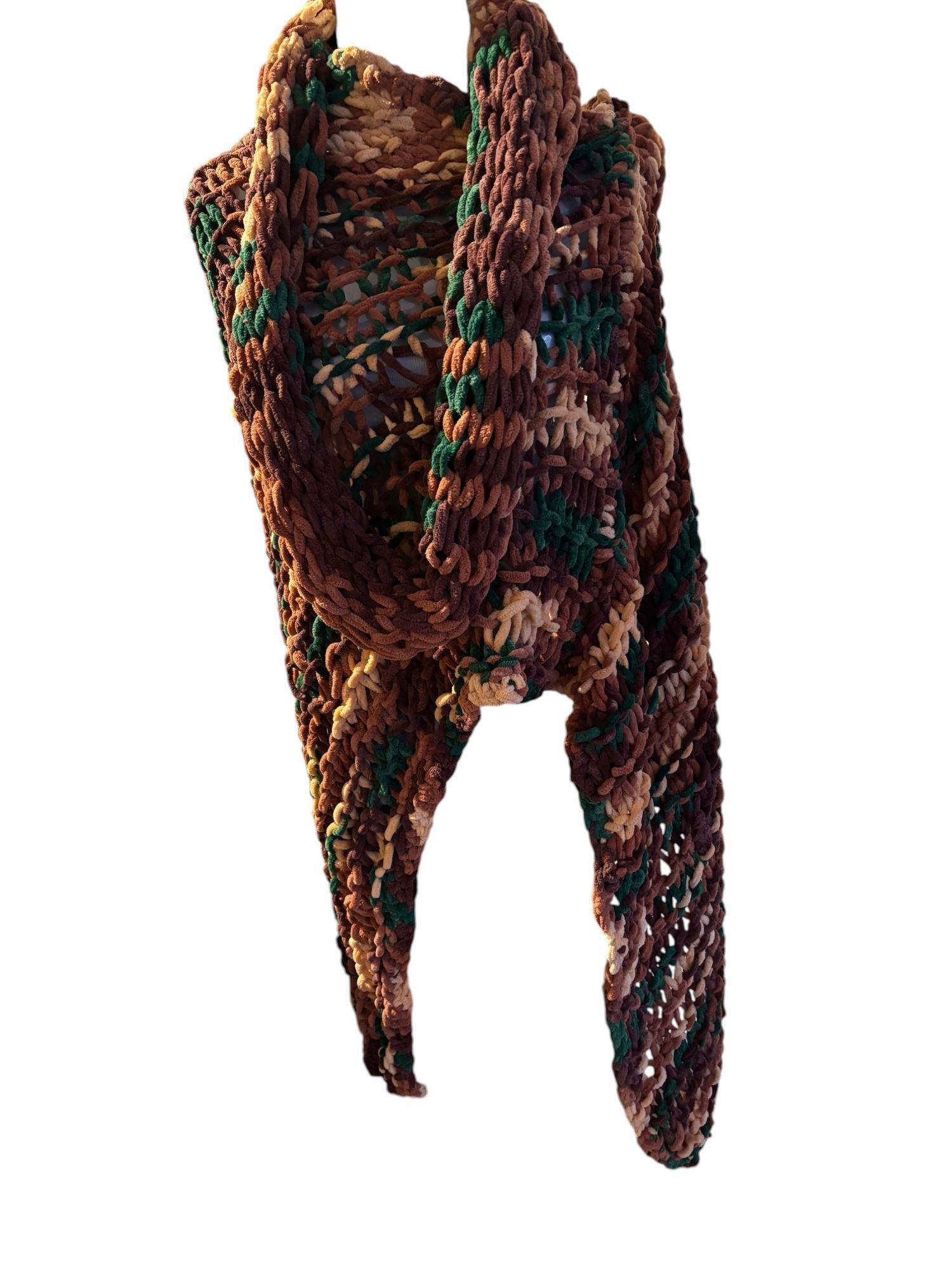 PONCHO TEJIDO A MANO DISEÑO EXCLUSIVO-2