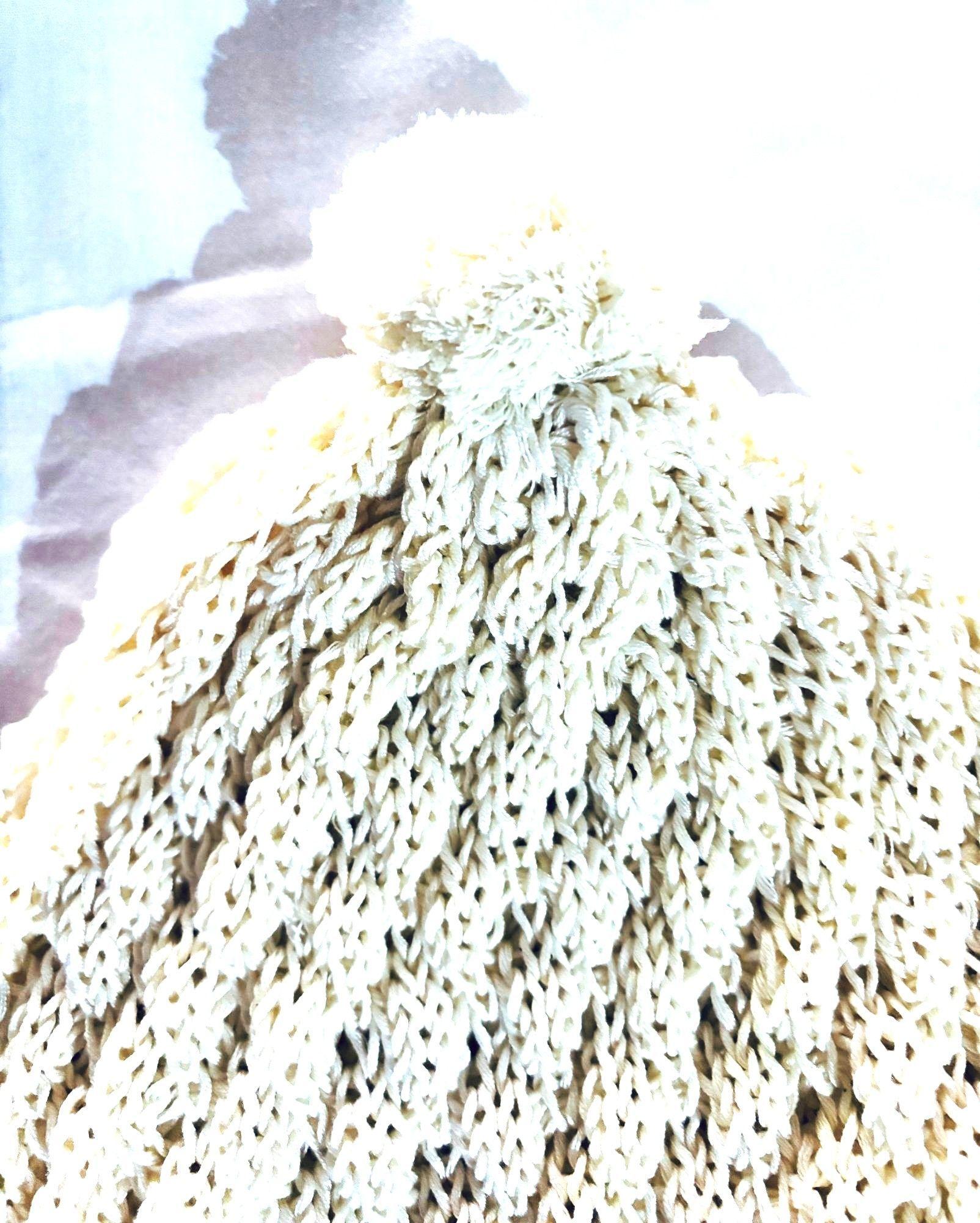 GORRO DE LANA Y SEDA DE COLOR MARFIL HECHO A MANO DISEÑO EXCLUSIVO-2