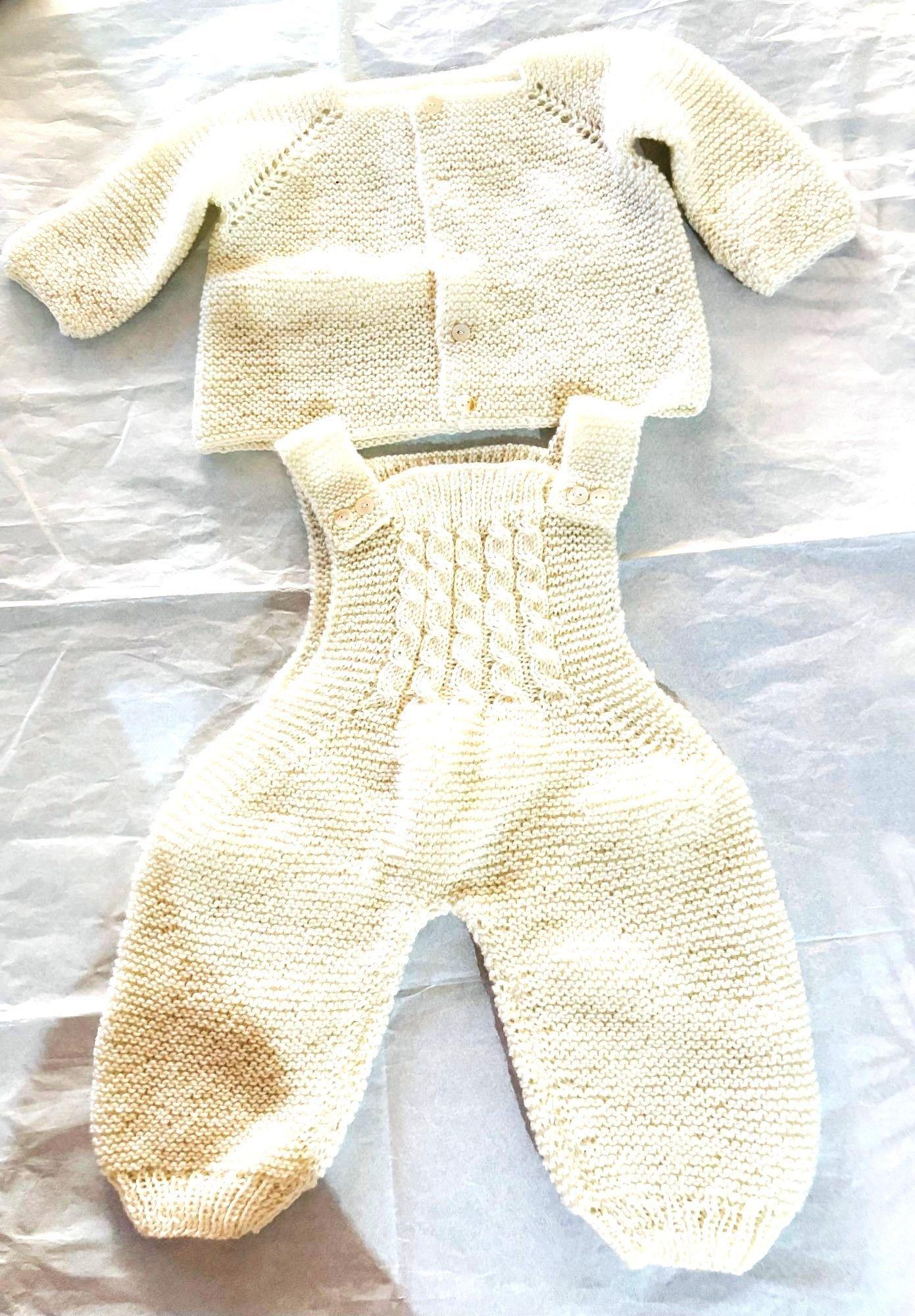CONJUNTO DE BEBE TEJIDO A MANO DISEÑO EXCLUSIVO-0