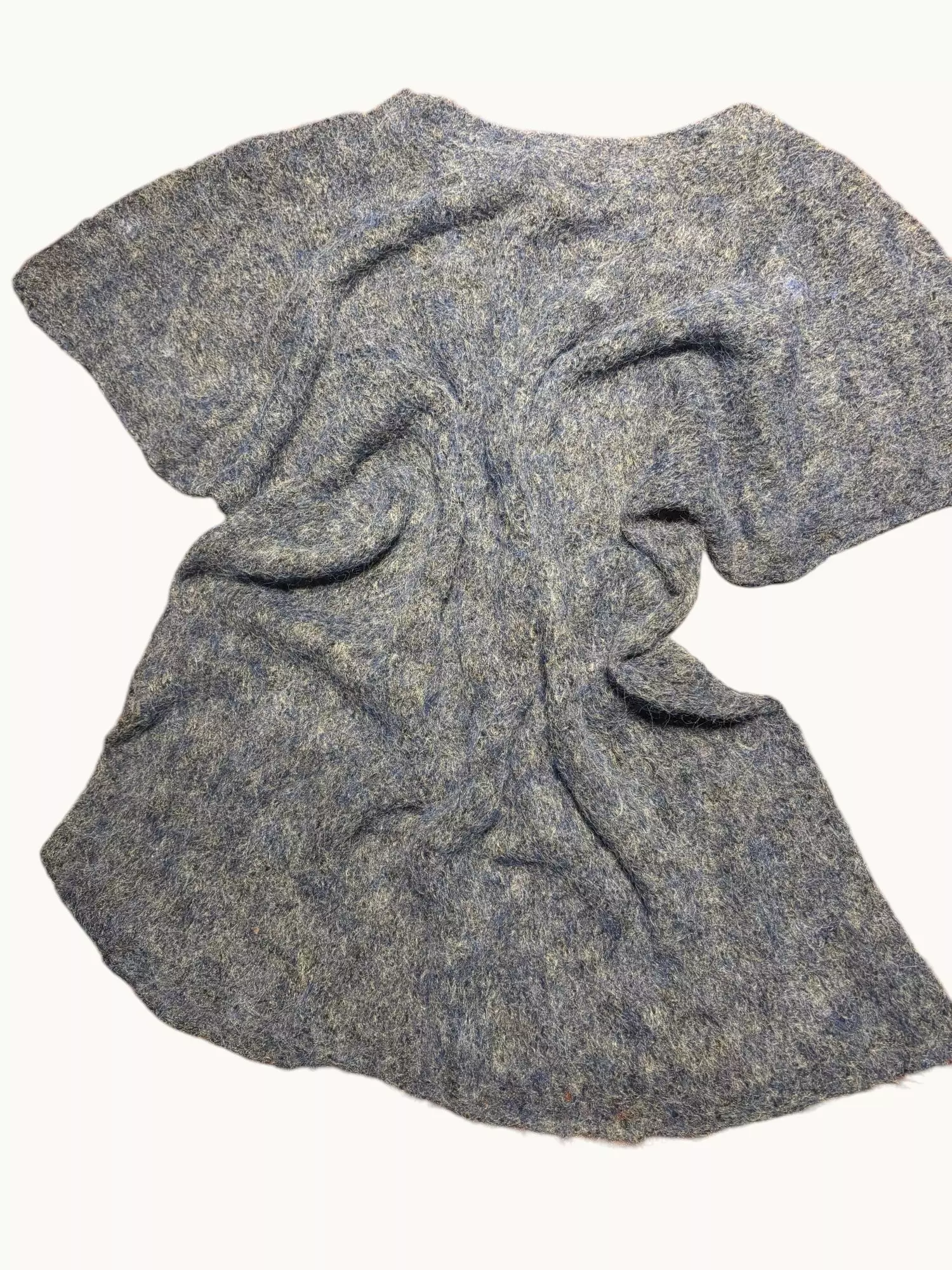CHALECO SIN MANGAS AZUL LANA MOHAIR TEJIDO A MANO EXCLUSIVO-2