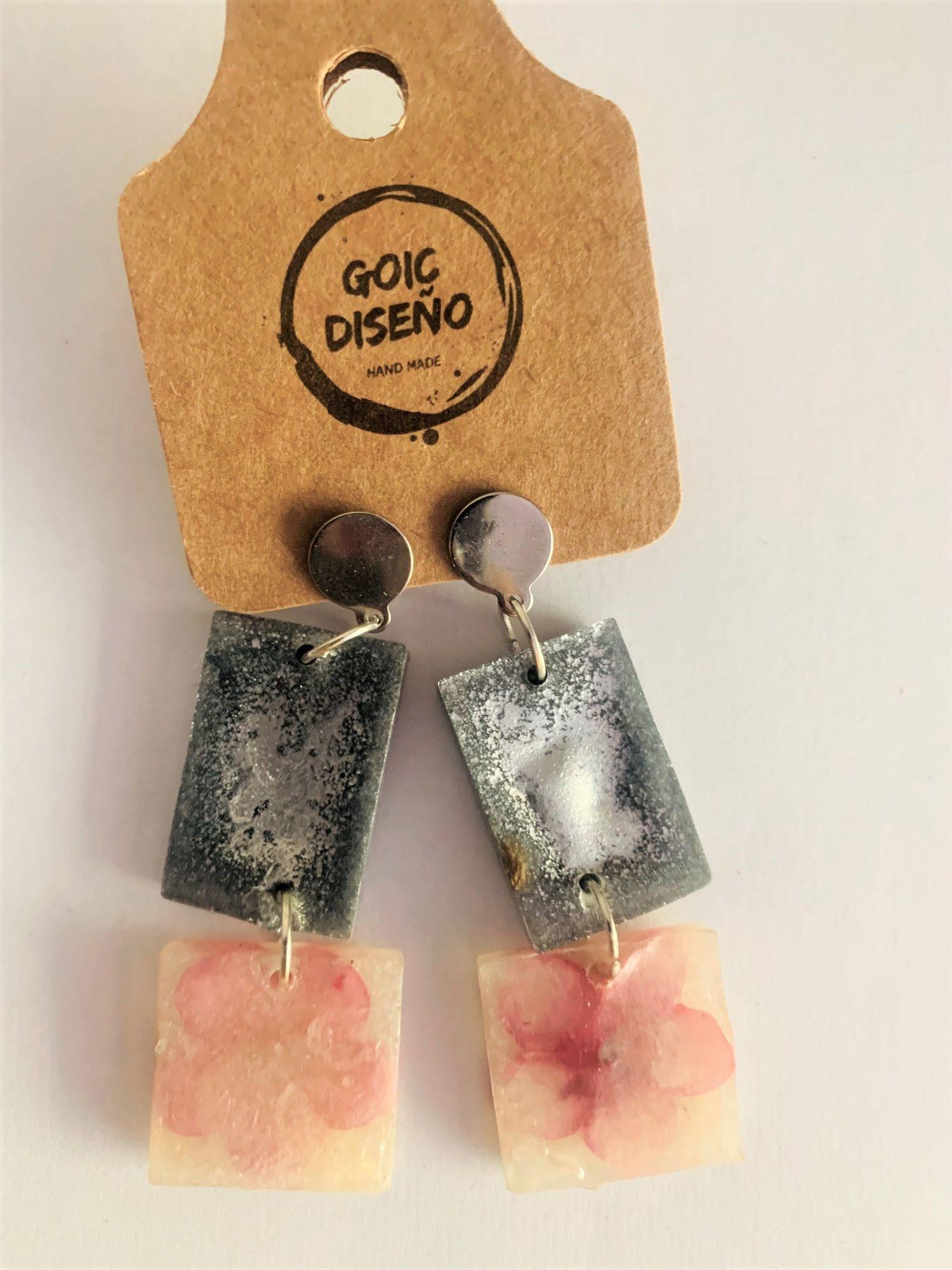 aros de resina en dos colores hechos a mano-0