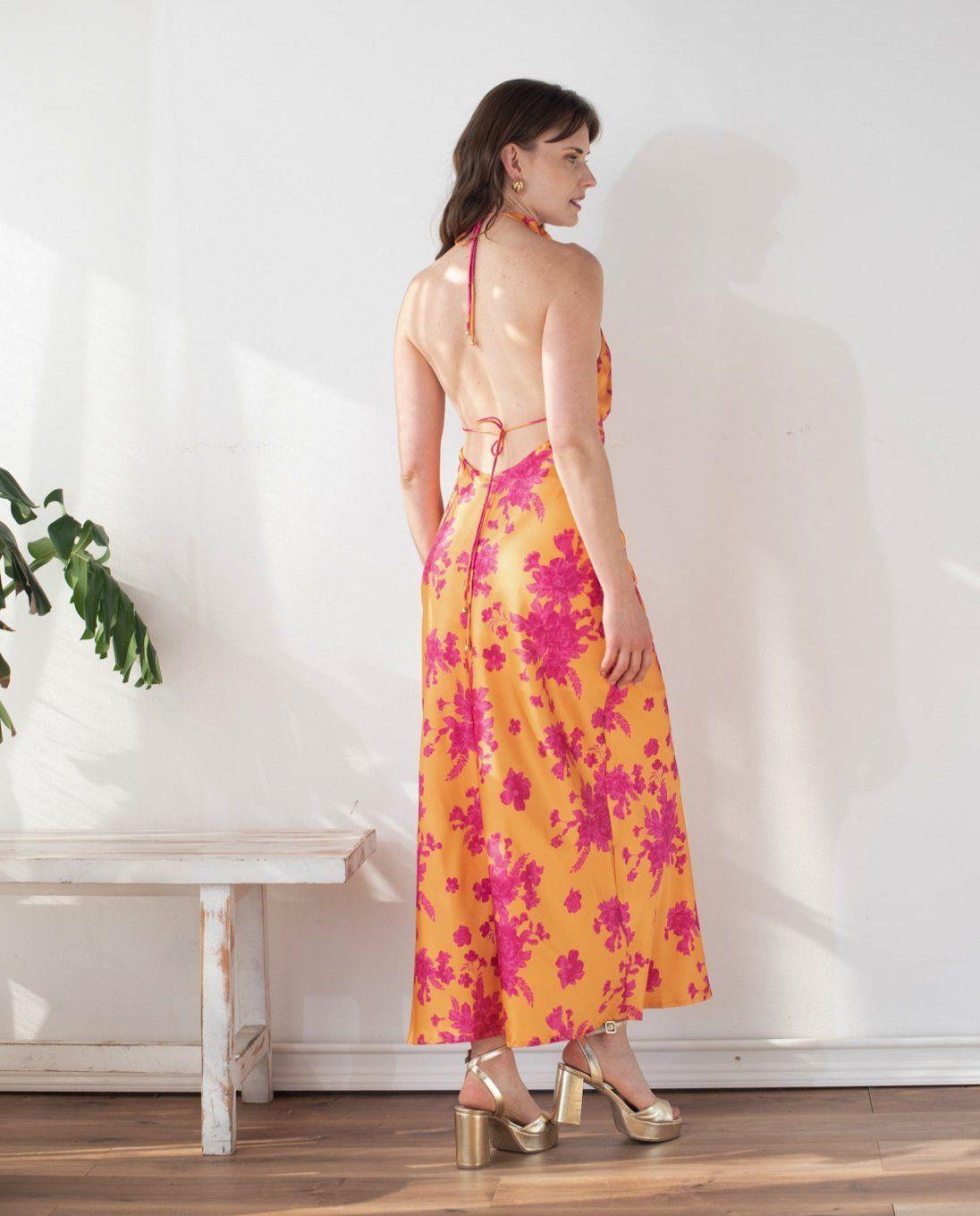 Vestido Largo de Fiesta Marbella Halter Estampado Fondo Naranjo-1