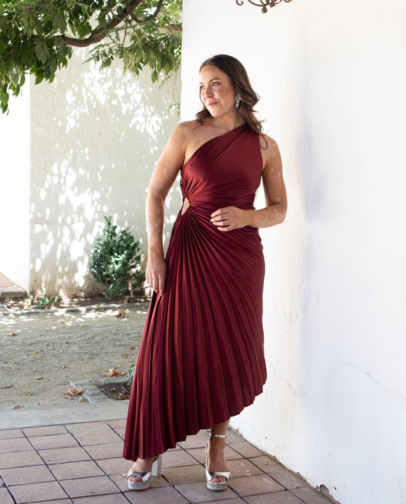 Vestido Largo de Fiesta Lucía un Hombro Burdeo-3