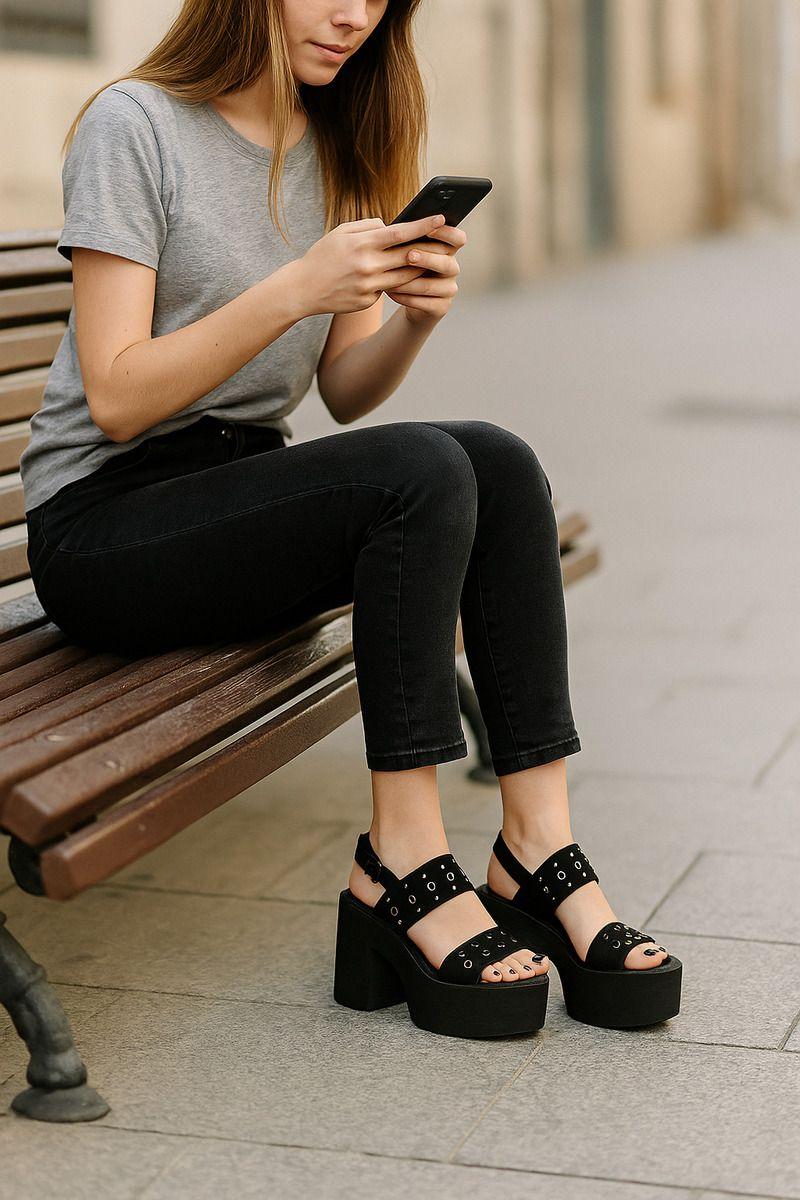 Sandalia Plataforma Alta Mujer De Taco Y Hebillas Metálicas-3