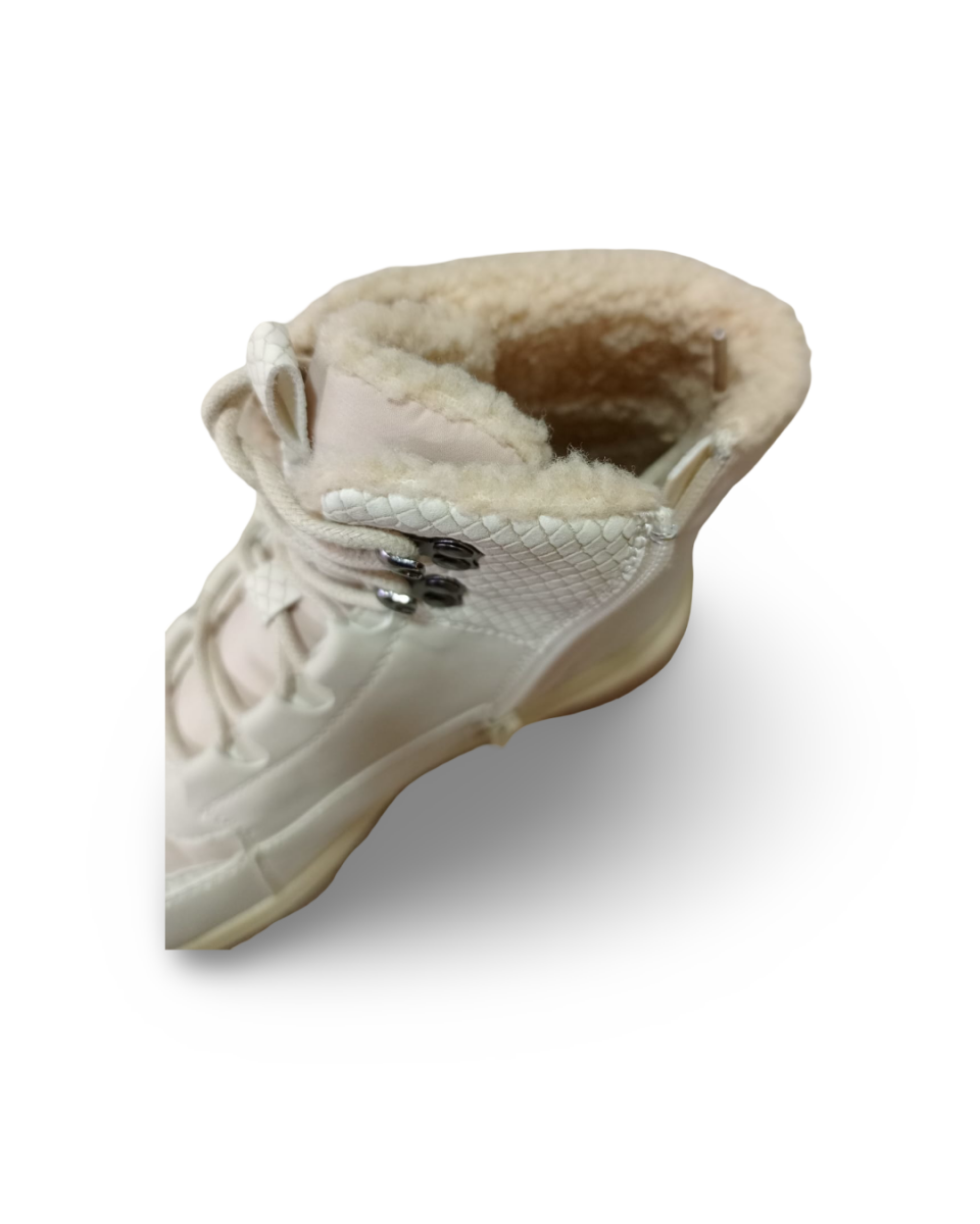 Botín Térmico Acolchado Negro Y Beige Pasadores Metálicos-7