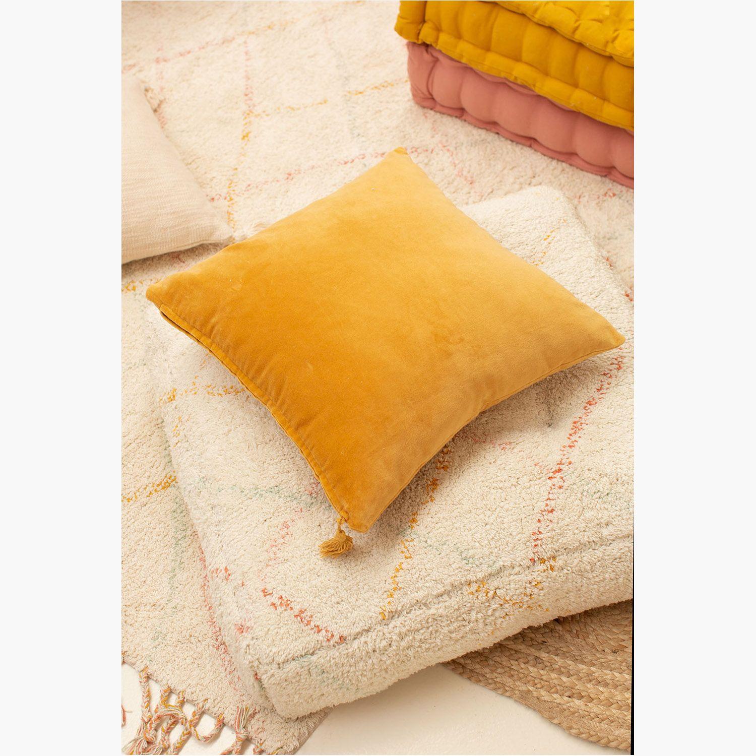 Funda Cojin Velur 60x60 Mostaza-1