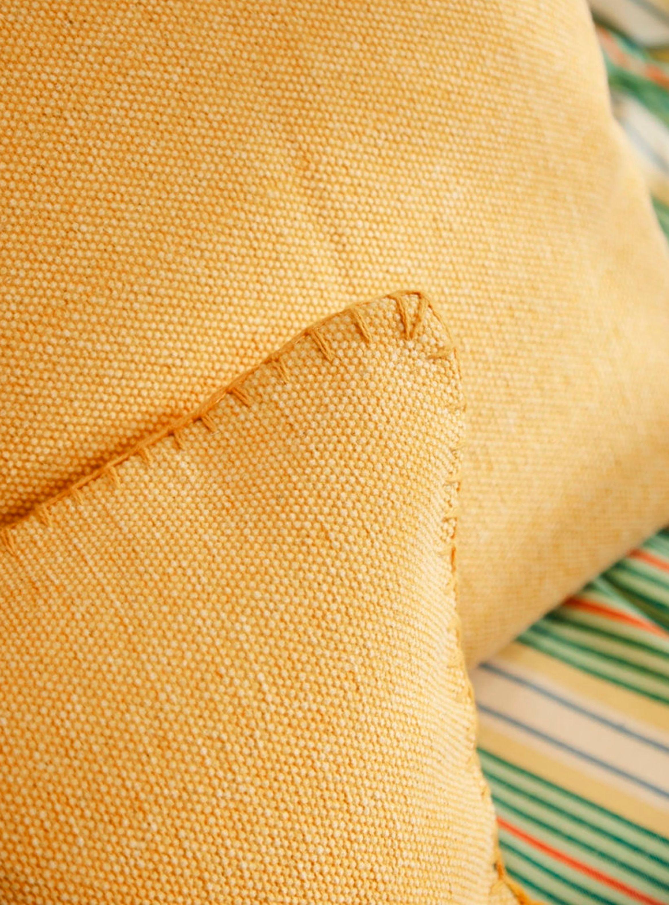 Funda Cojín Asana Amarillo 60x60-4