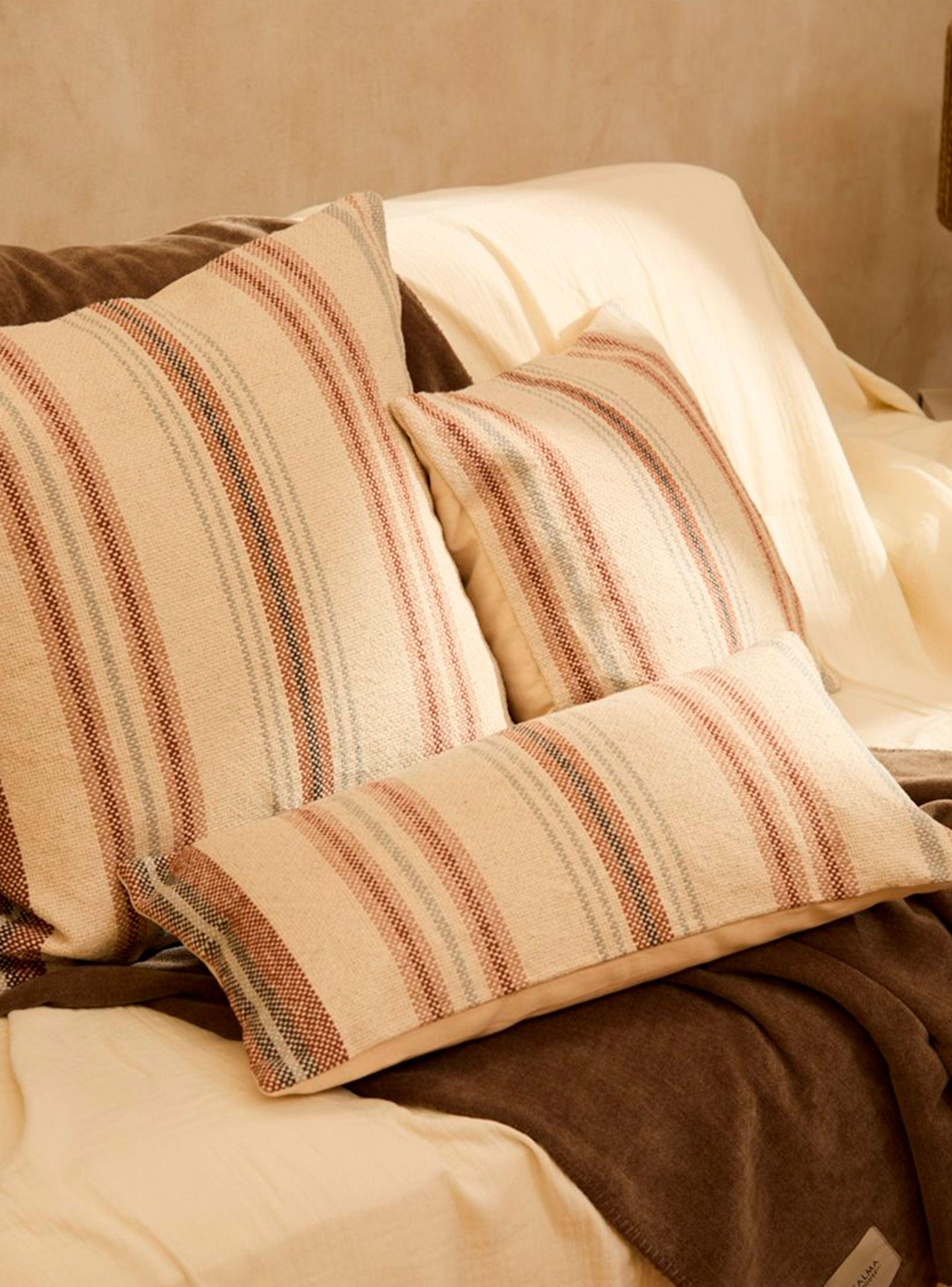 Funda Cojín Perú 60x60 Tierra-3