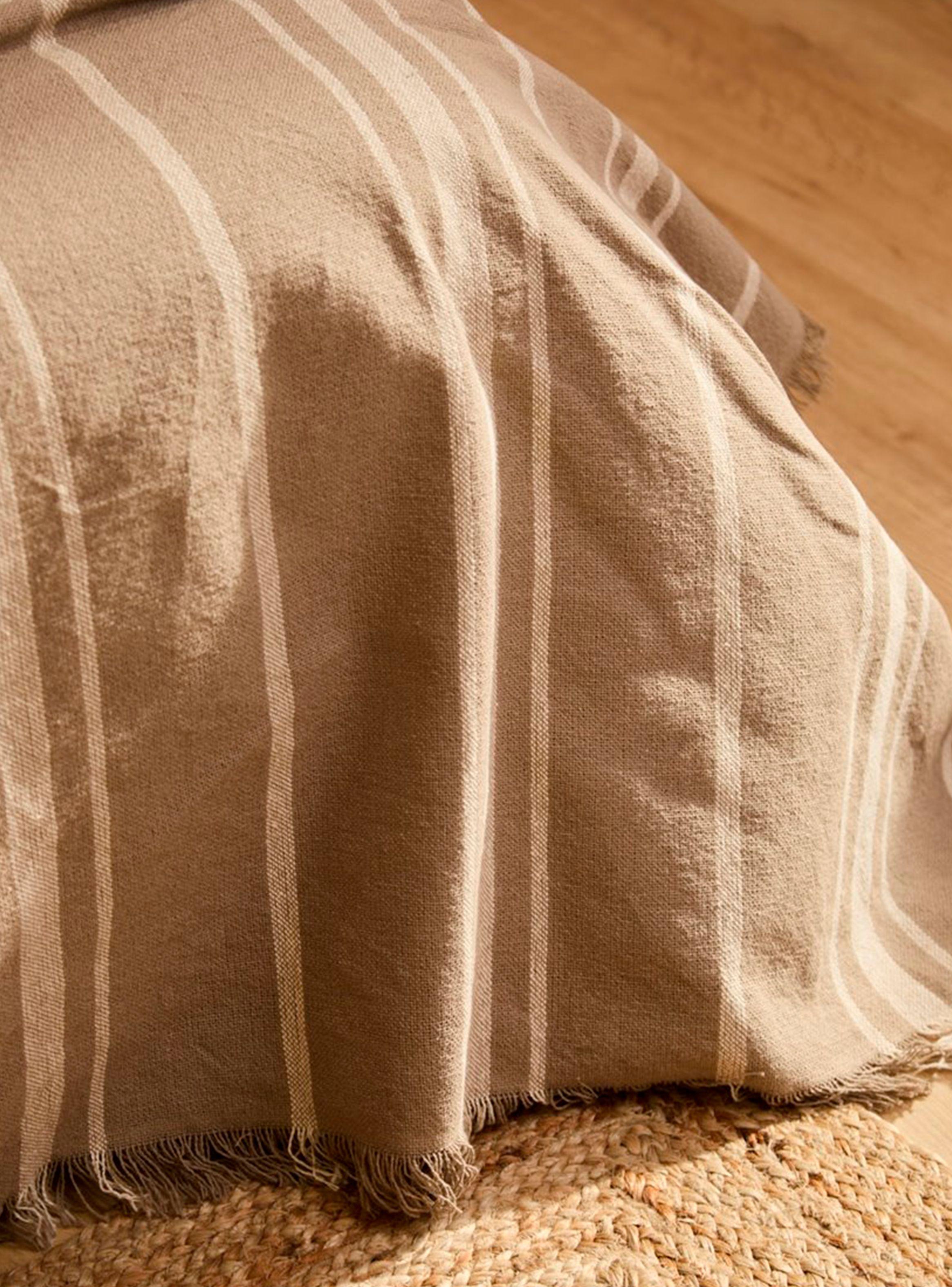 Colcha Sorento Piedra 240x260 (cama 2 plazas o Queen)-3