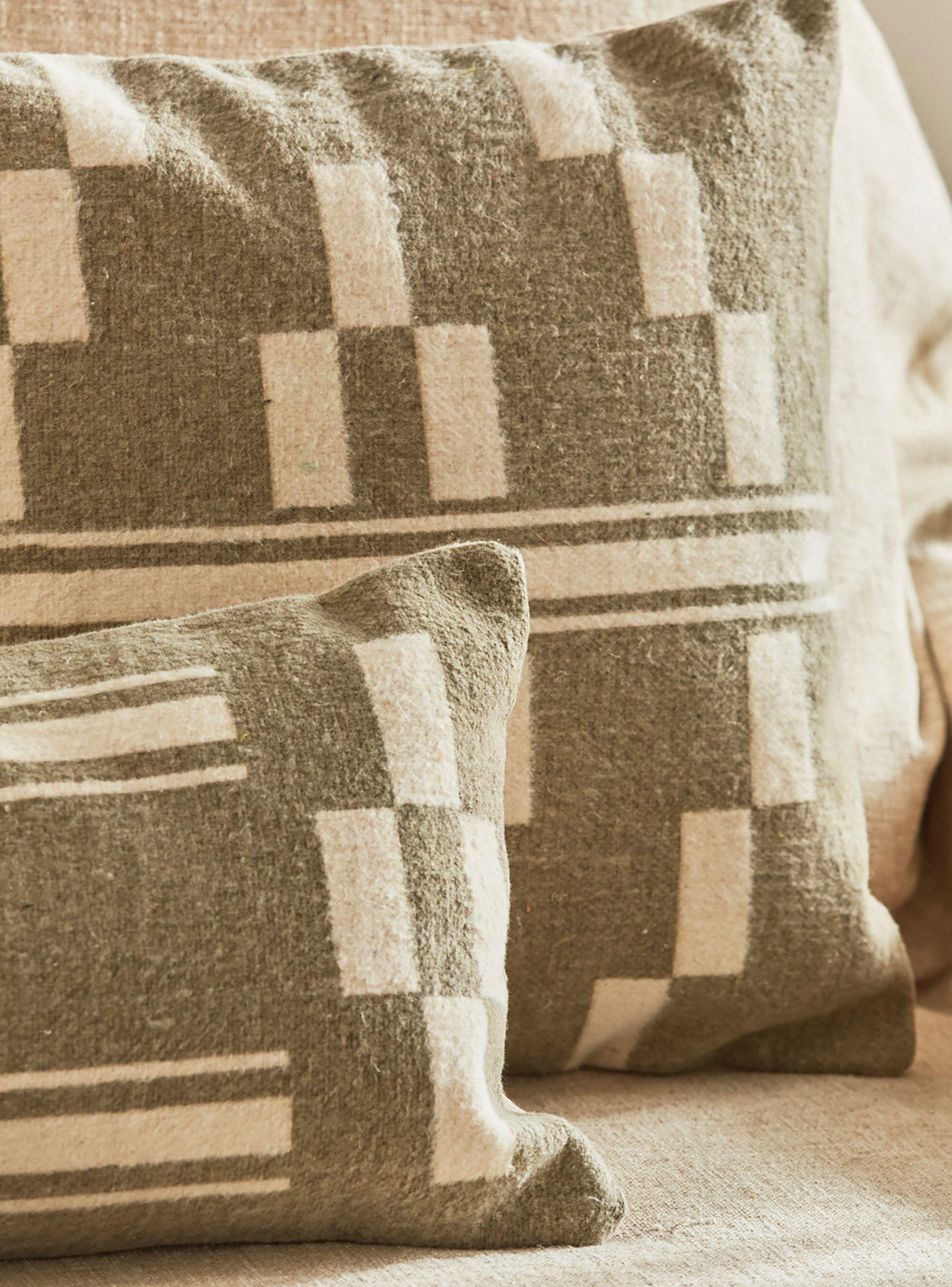 Funda Cojin Farim 30x60-3