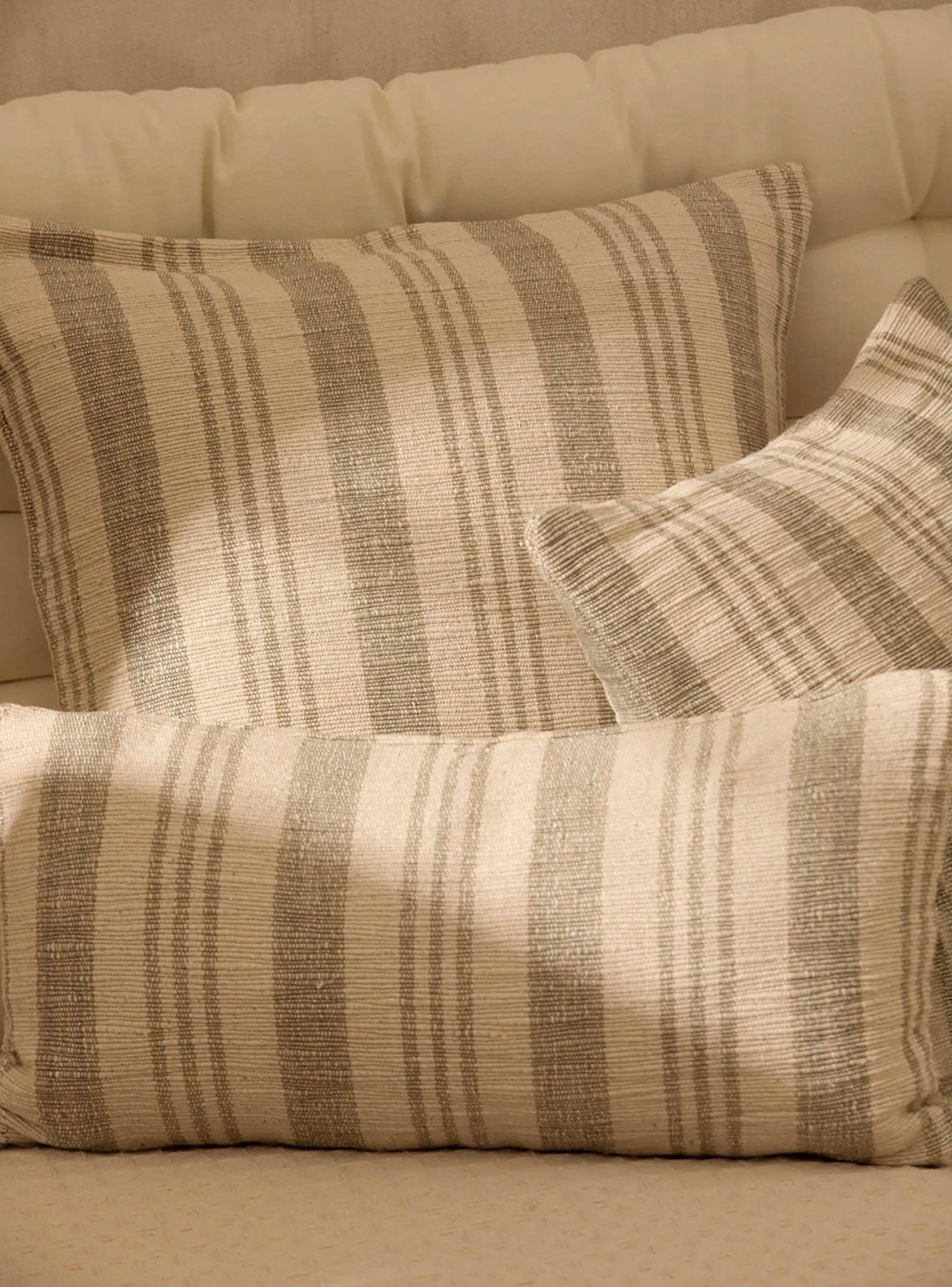 Funda Cojín Bacoli 30x60 Gris-4