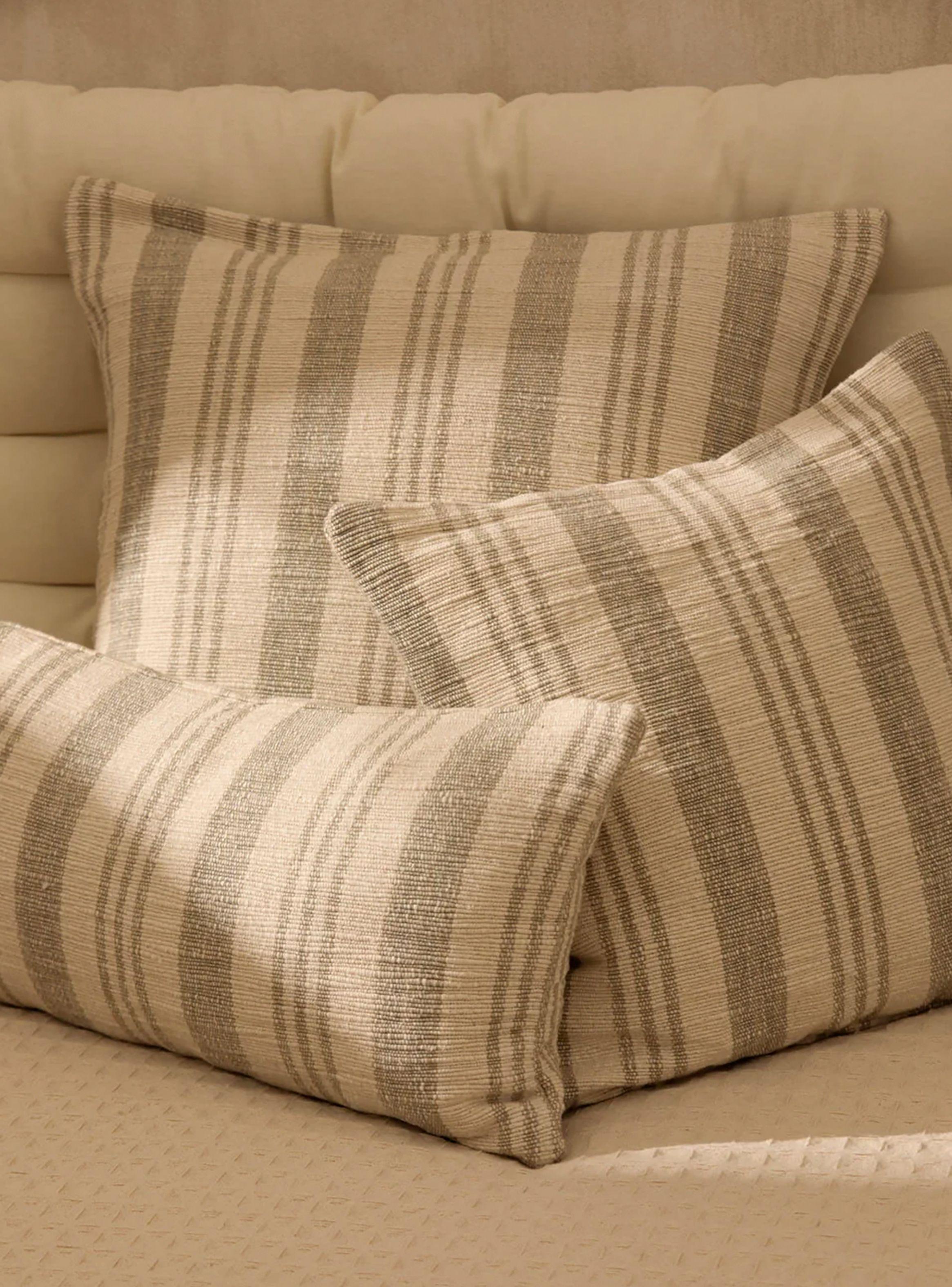 Funda Cojín Bacoli 30x60 Gris-5