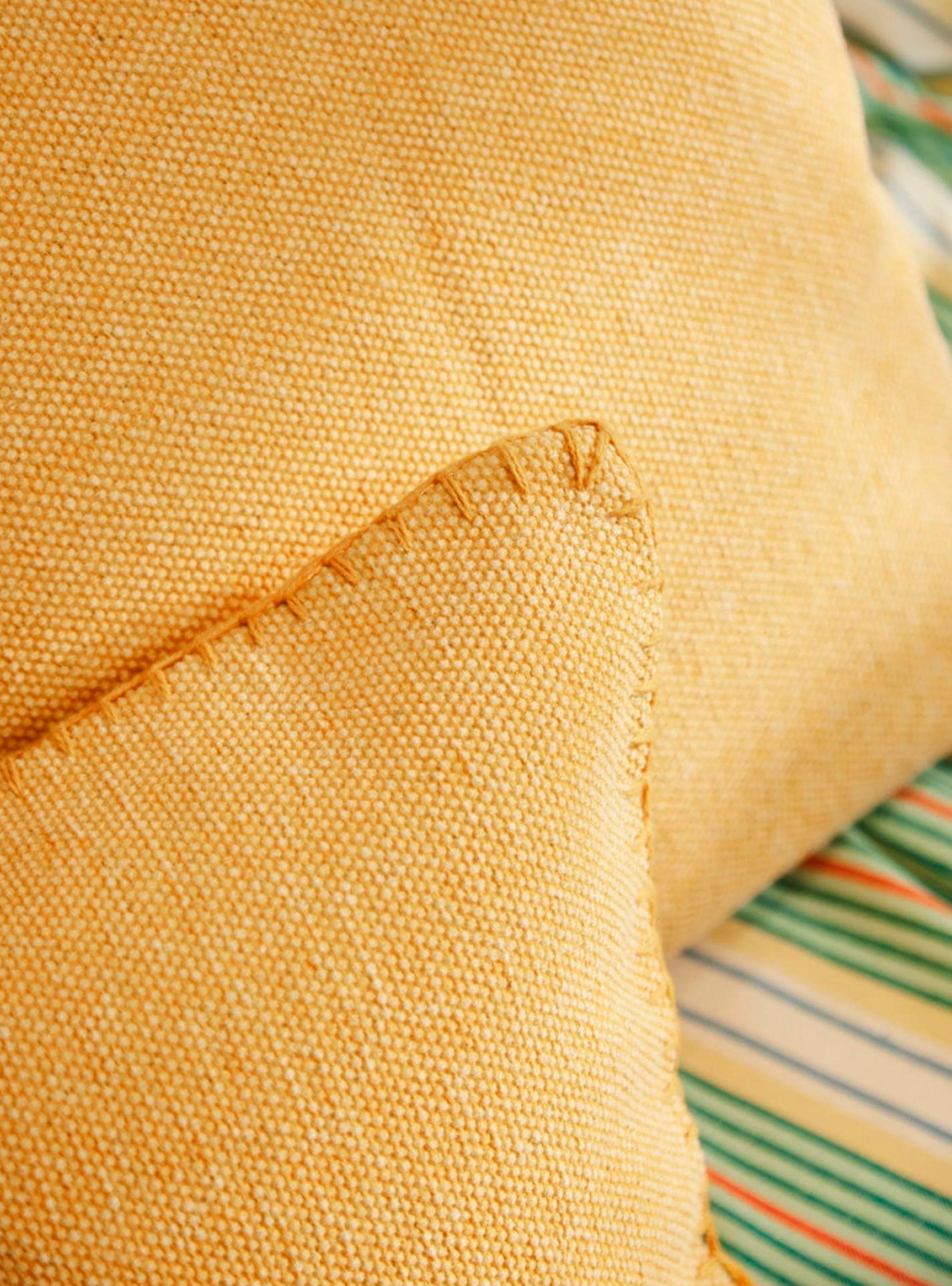 Funda Cojín Asana Amarillo 45x45-4