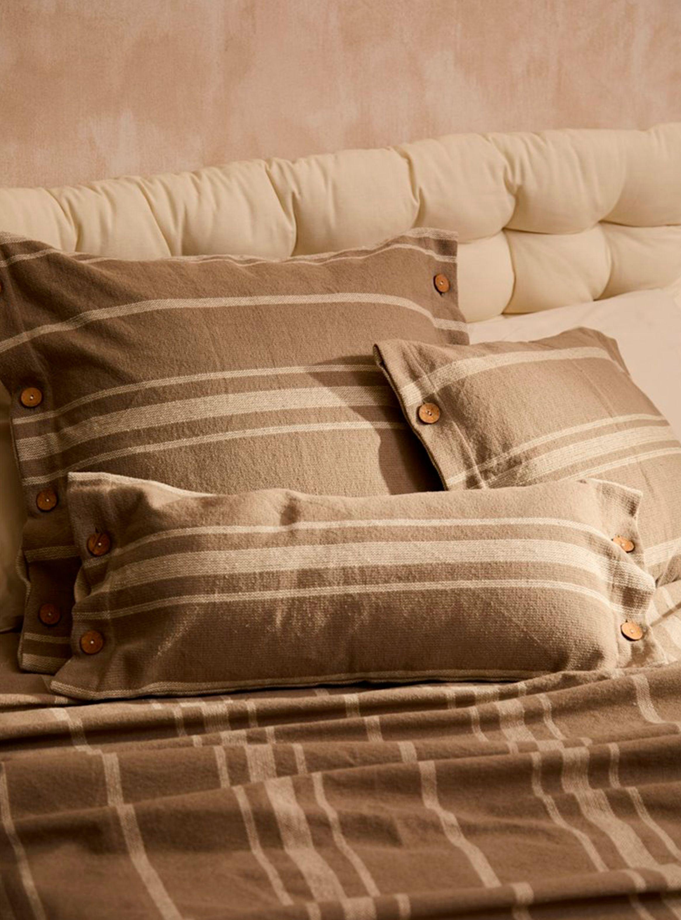 Funda Cojín Sorento 30x60 Piedra-4