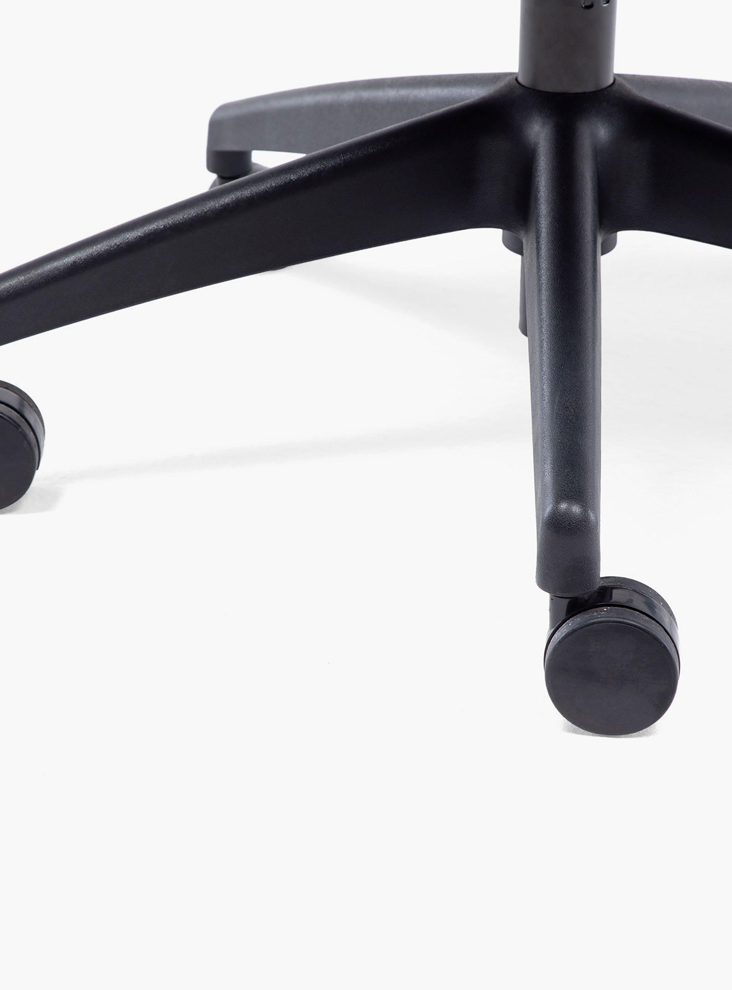 Silla Oficina Focus Negro con cabecero-6