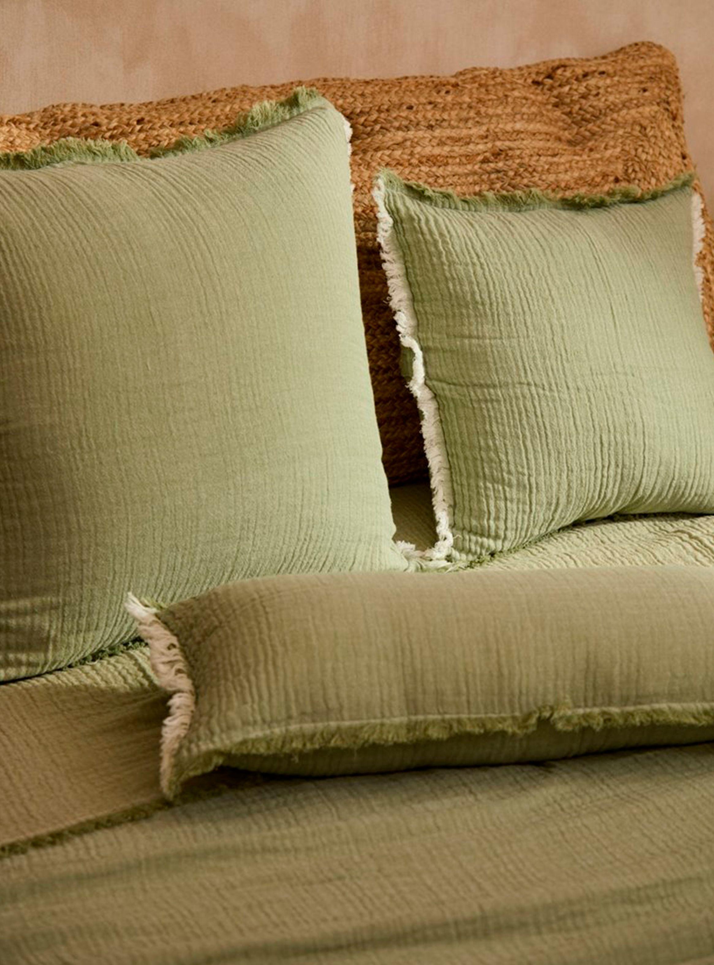 Funda Cojín Layer2 Verde 30x60-3