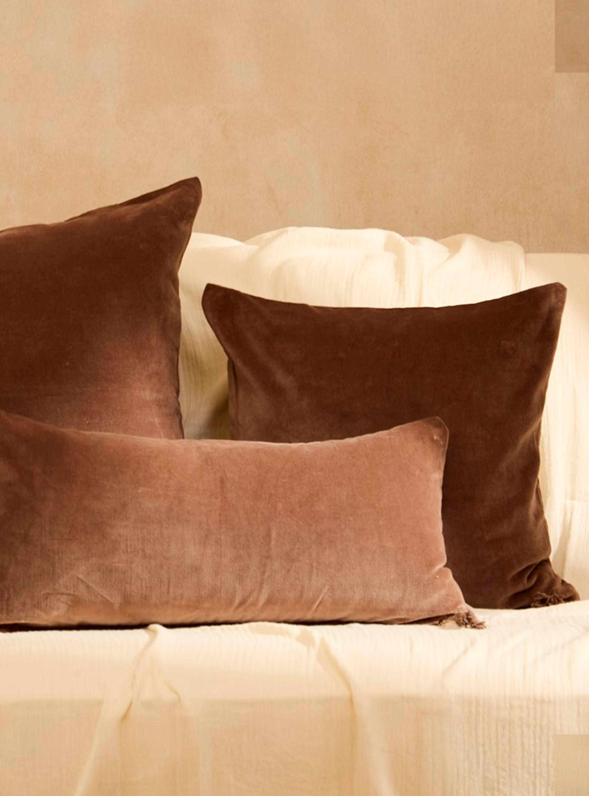 Funda Cojín Velur 30x60 Café-4