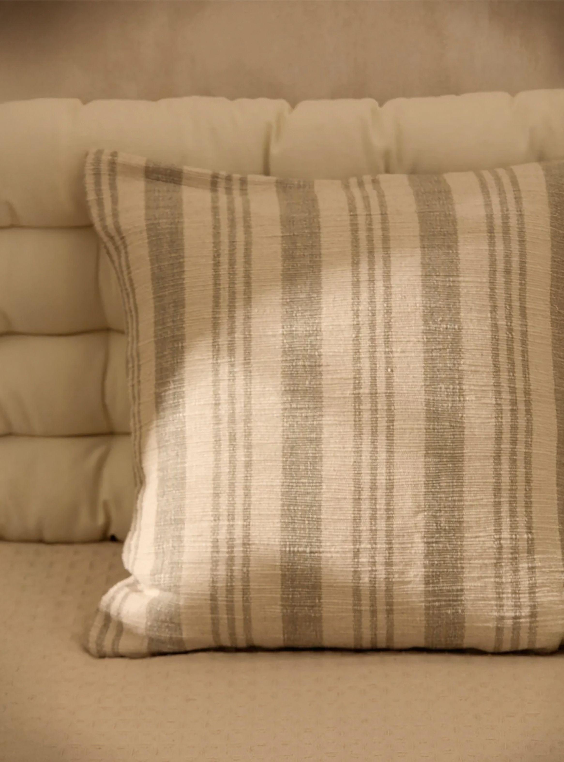 Funda Cojín Bacoli 60x60 Gris-1