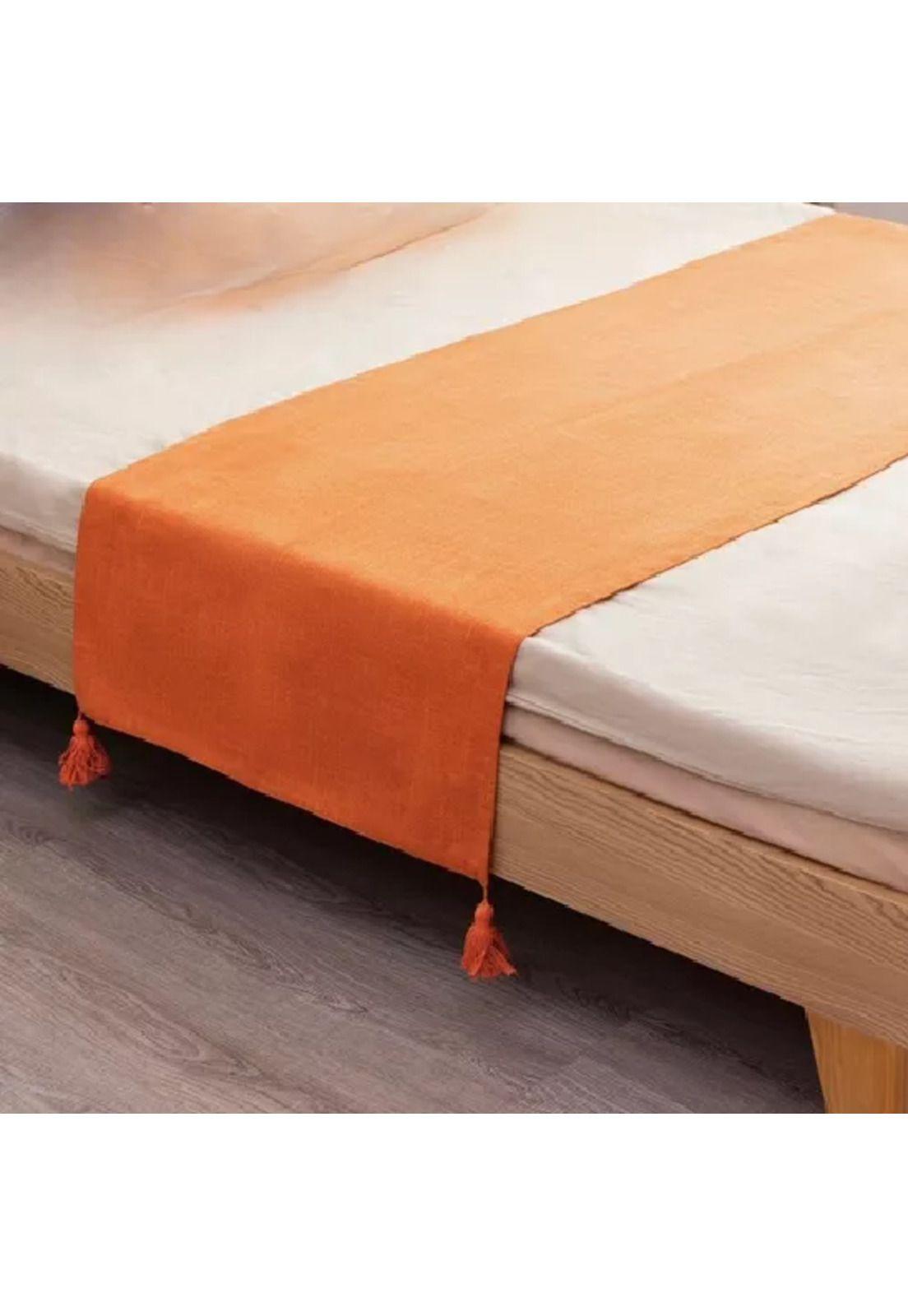Piecera para cama 2 plaza - king en lino pompones 70x210 cm color naranja-2