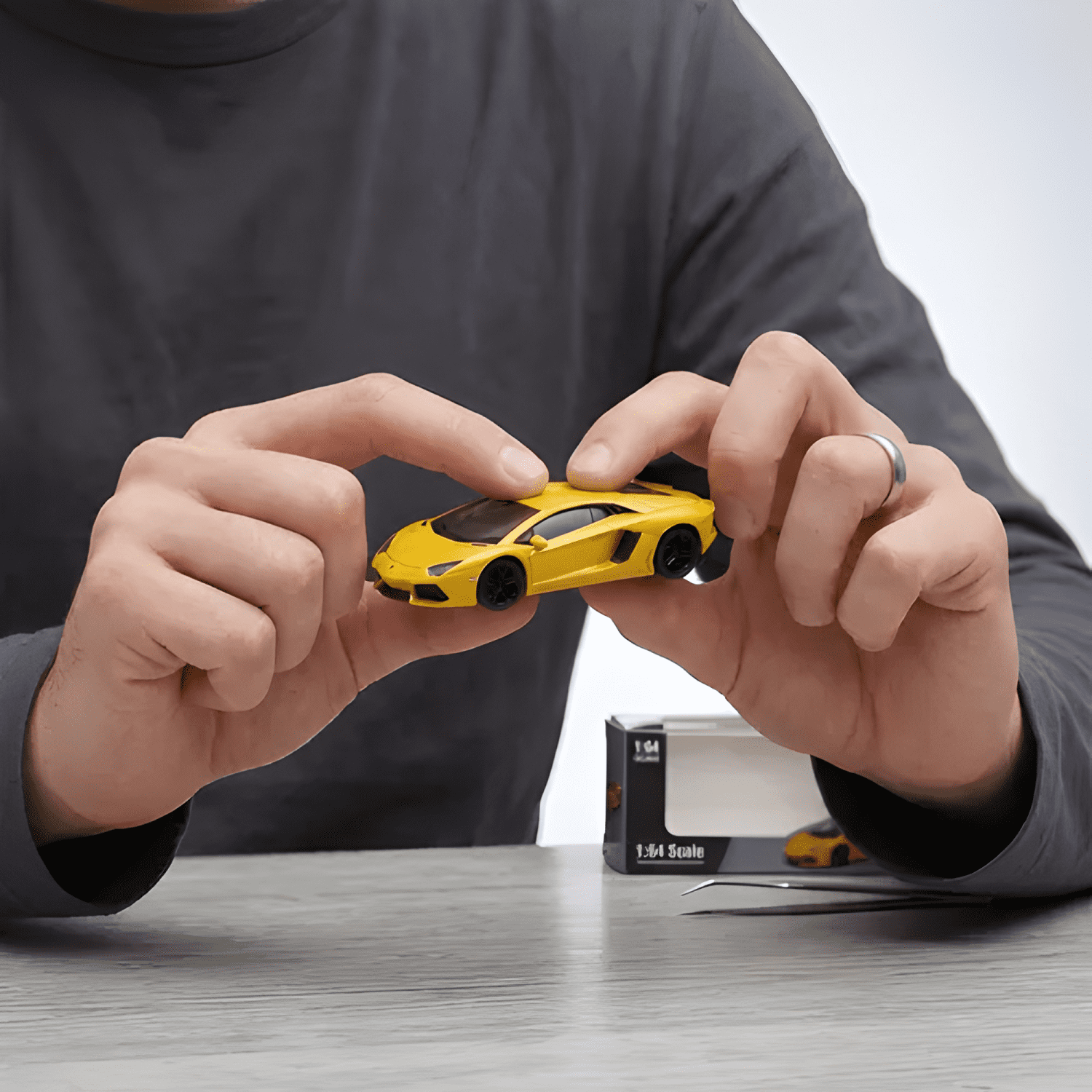 Auto Lamborghini Aventador Coupe coleccionable #28-1