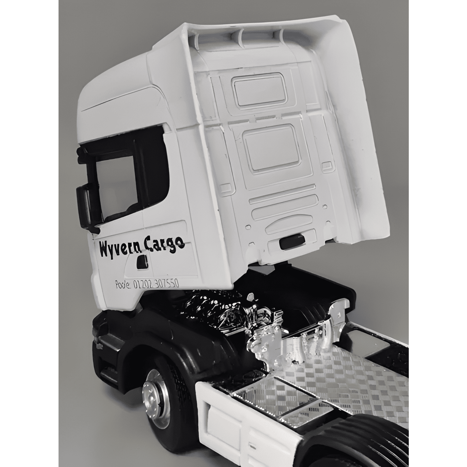 Camión Scania Serie 4 escala 1:50 blanco-4