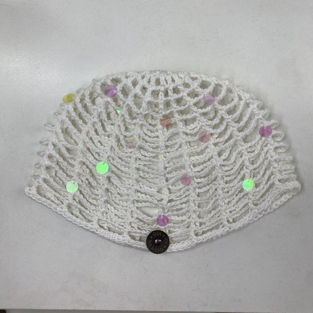 Mesh Hat Casquete Crochet modelo Red color Blanco con Lentejuelas Grandes Tornasol-2