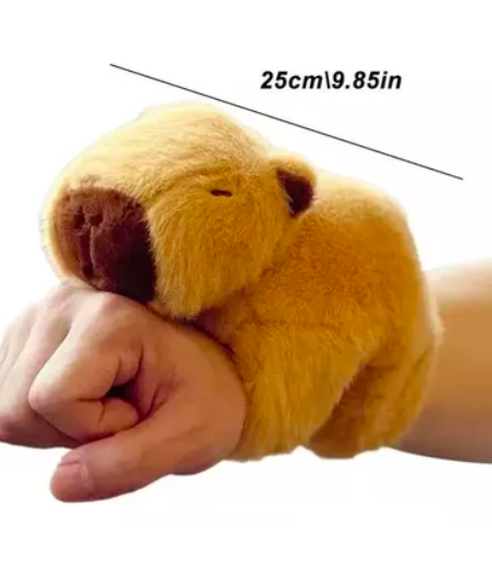 Peluche Capibara Abraza Muñeca -2