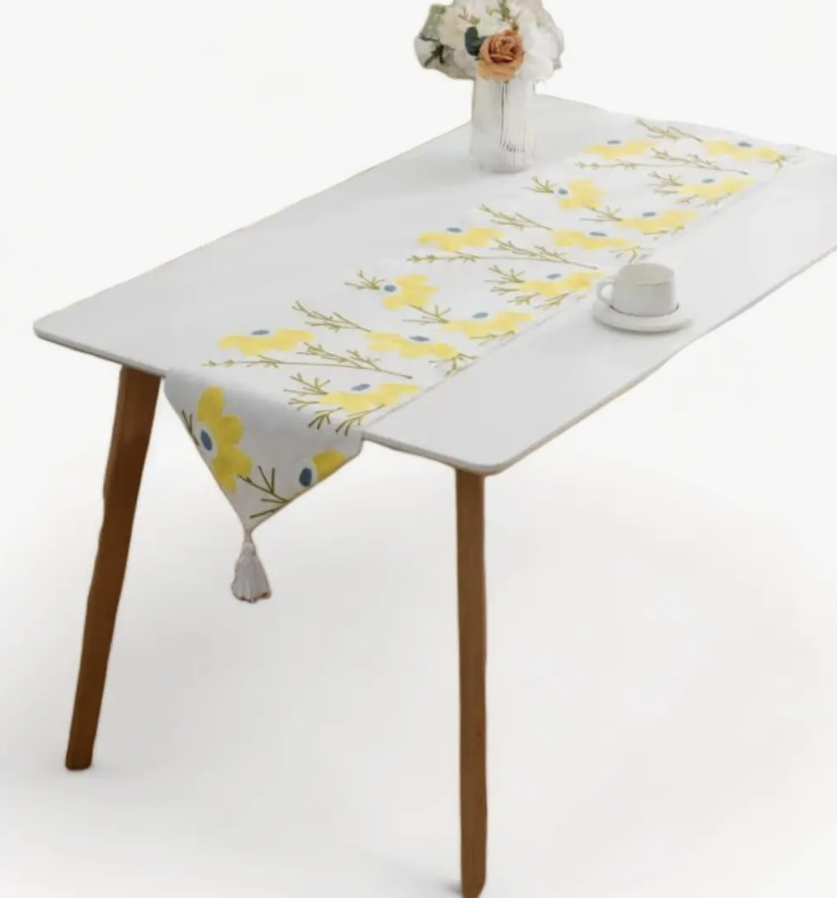 Camino De Mesa Bordado flor amarilla Medida 32x180cm-0