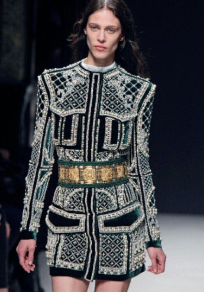 Pequeño libro de Balmain-4