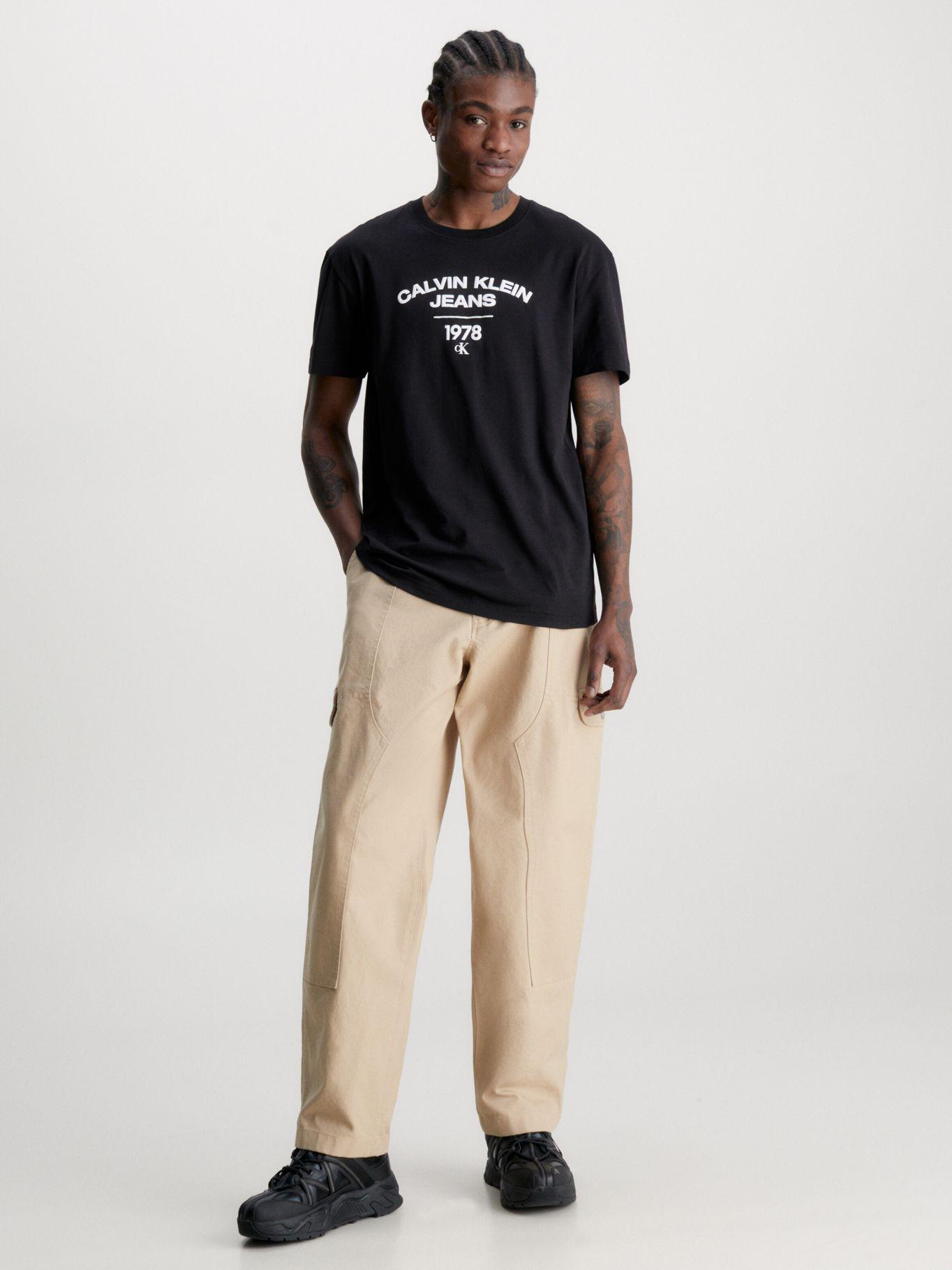 Polera Varsity Curve Negro Calvin Klein-1