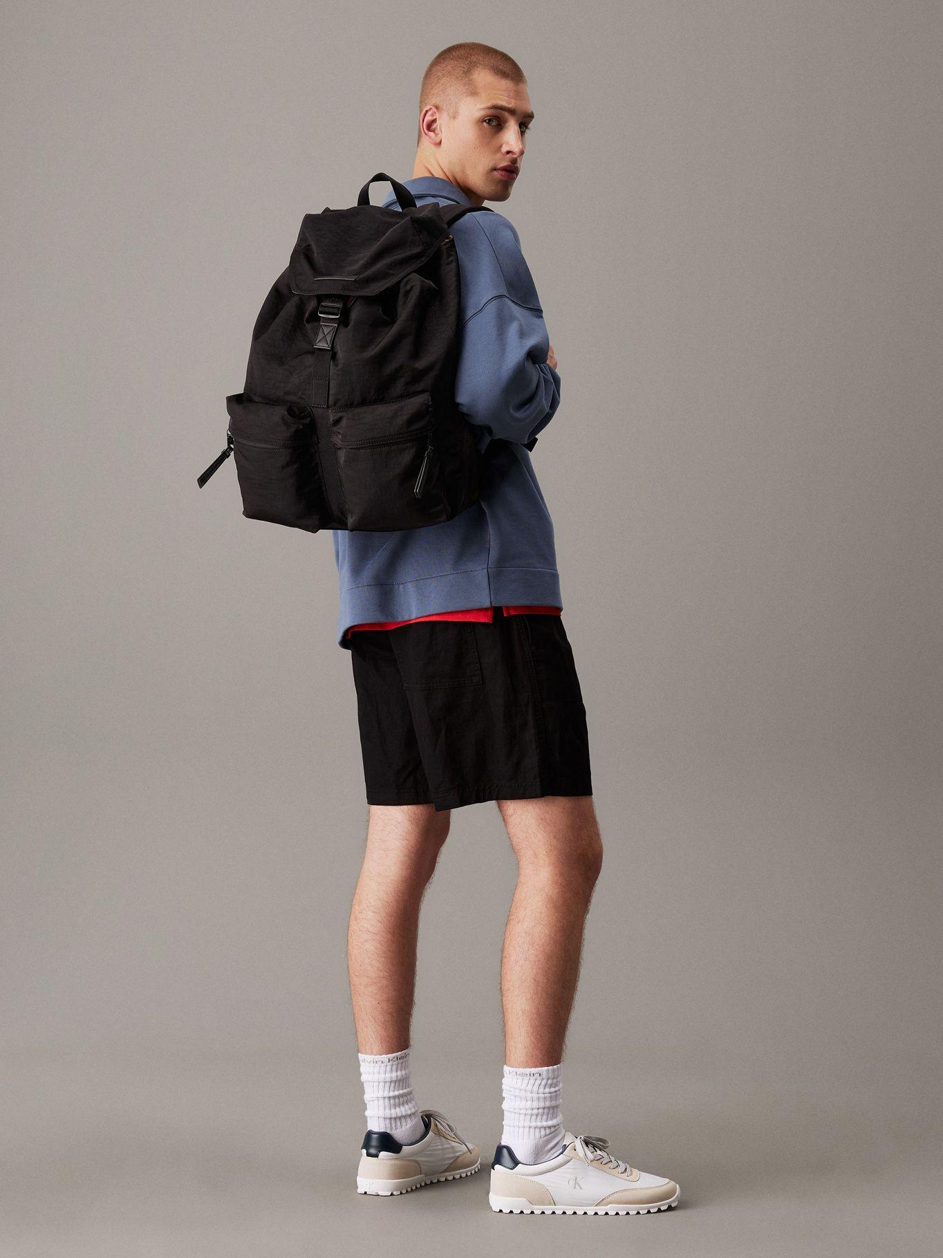 Mochila Metro Nylon Flap Negro Calvin Klein-4