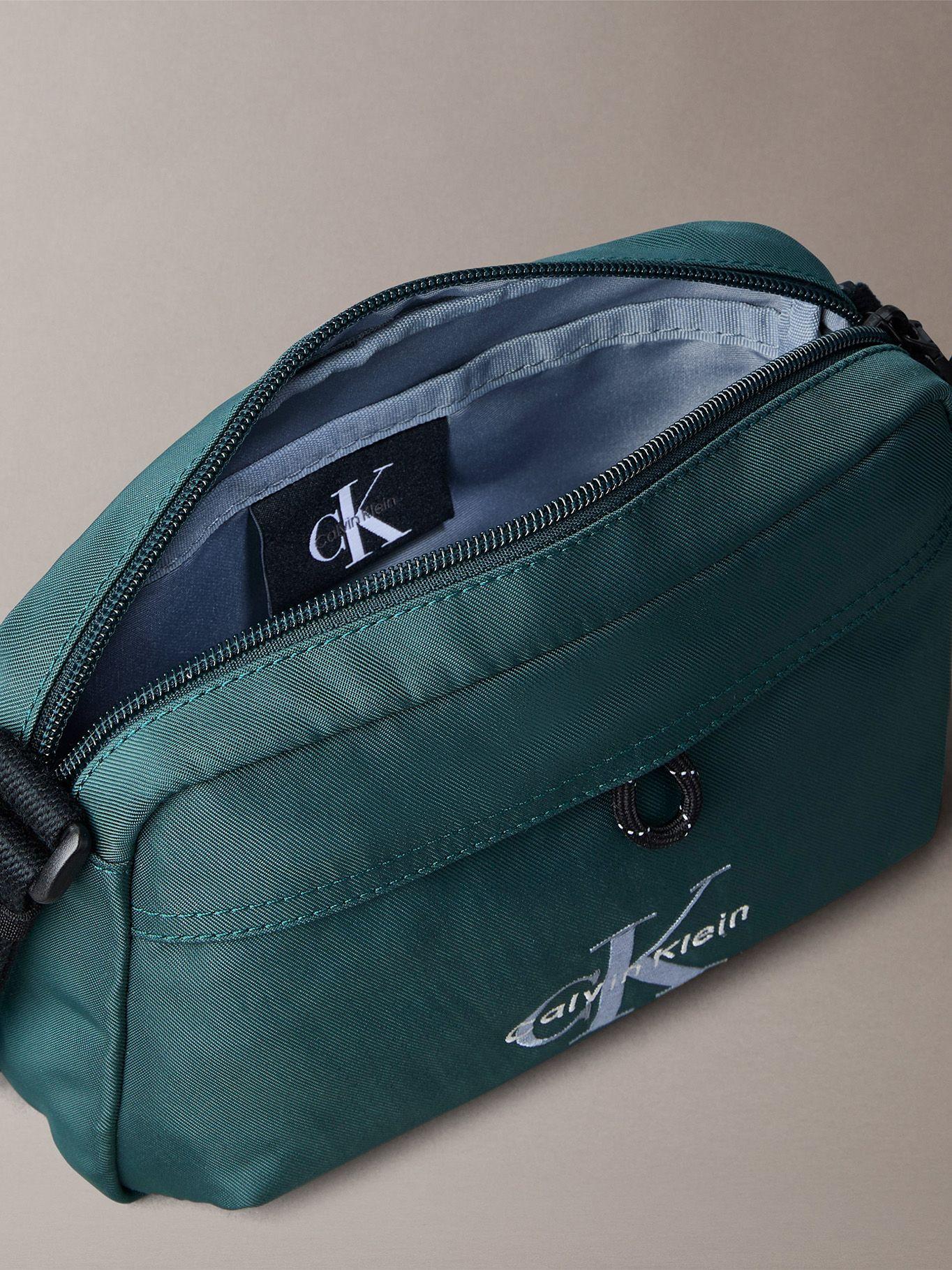 Bolso Cruzado de Sarga Impermeable Verde Calvin Klein-2
