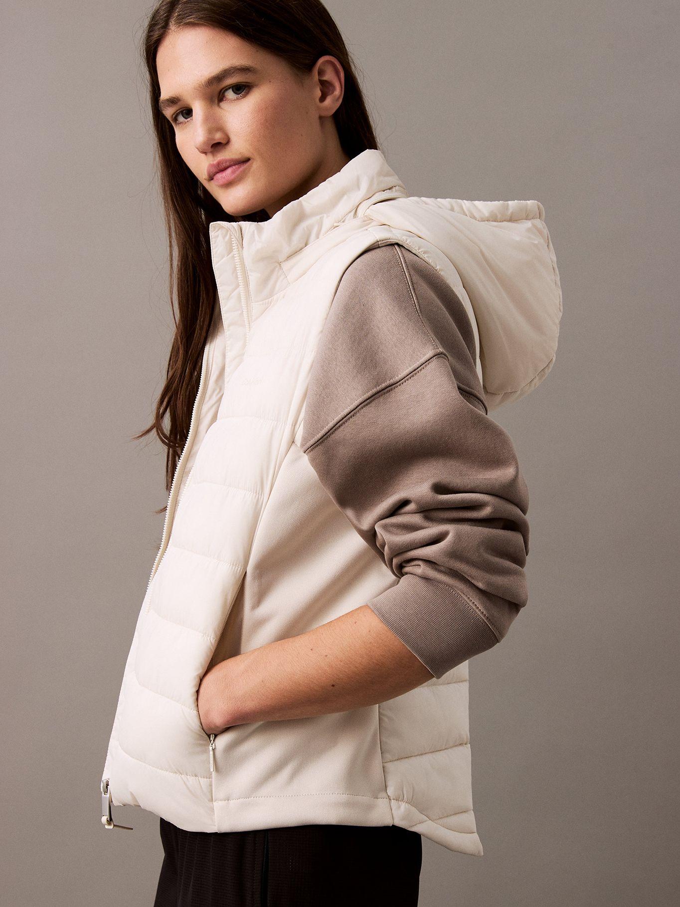 Chaqueta sin Manga Mixed Puffer Beige Calvin Klein-4