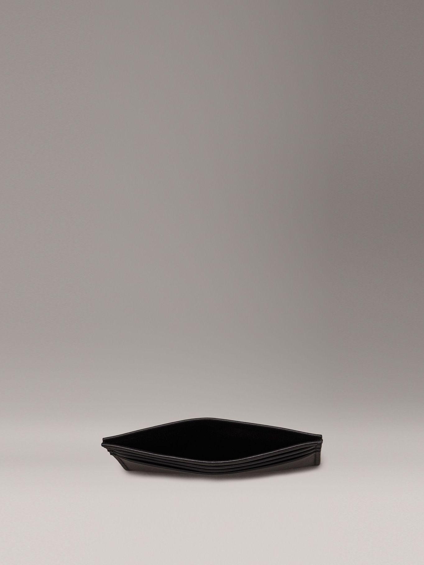 Tarjetero con Monograma Negro Calvin Klein-2