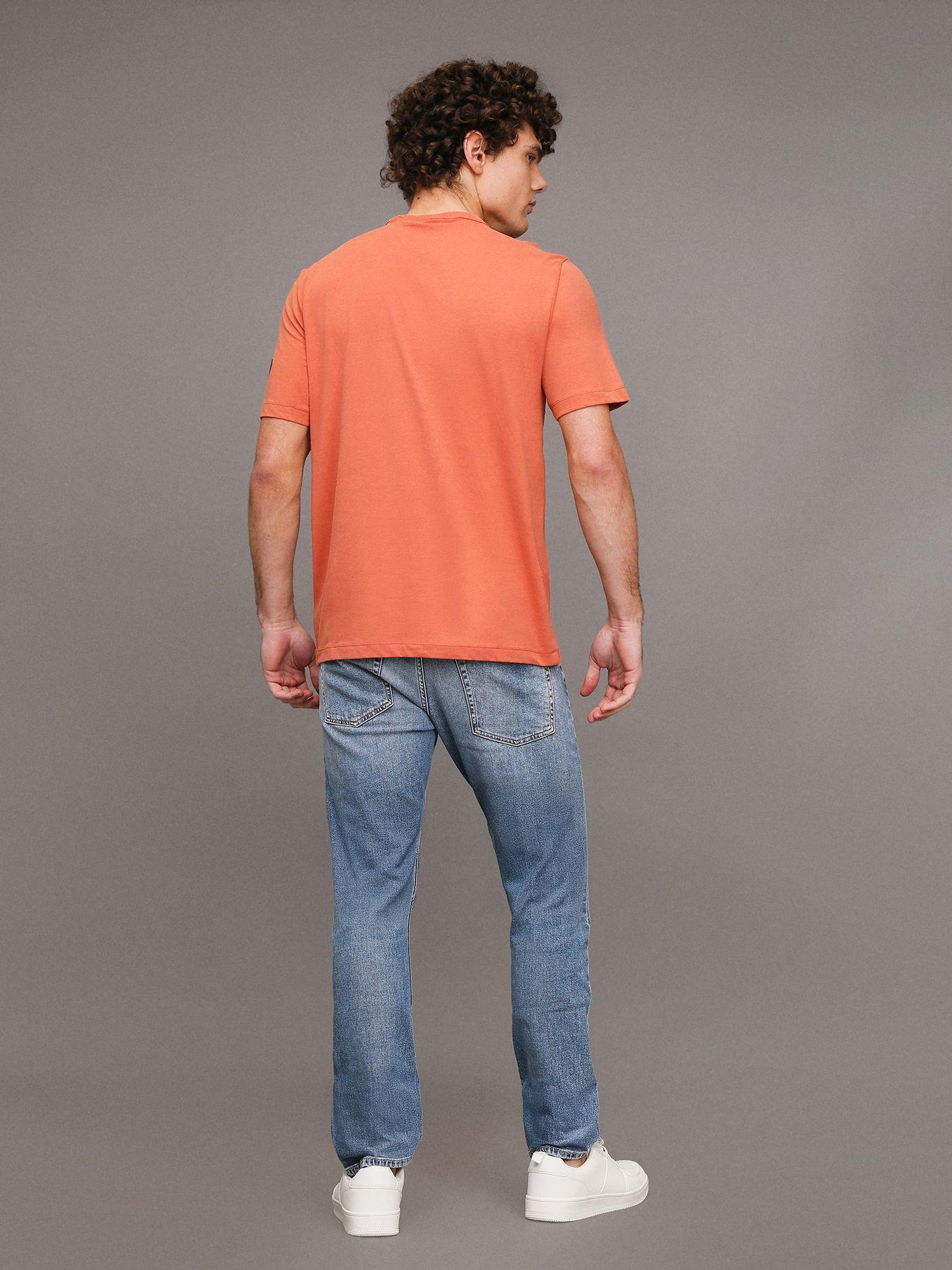 Polera Badge Regular GAM Naranja Calvin Klein-2