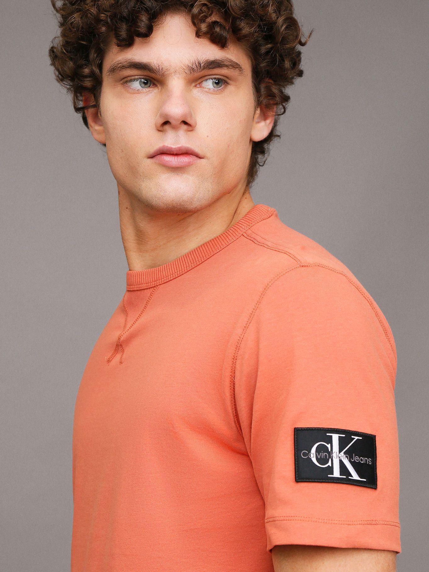 Polera Badge Regular GAM Naranja Calvin Klein-4