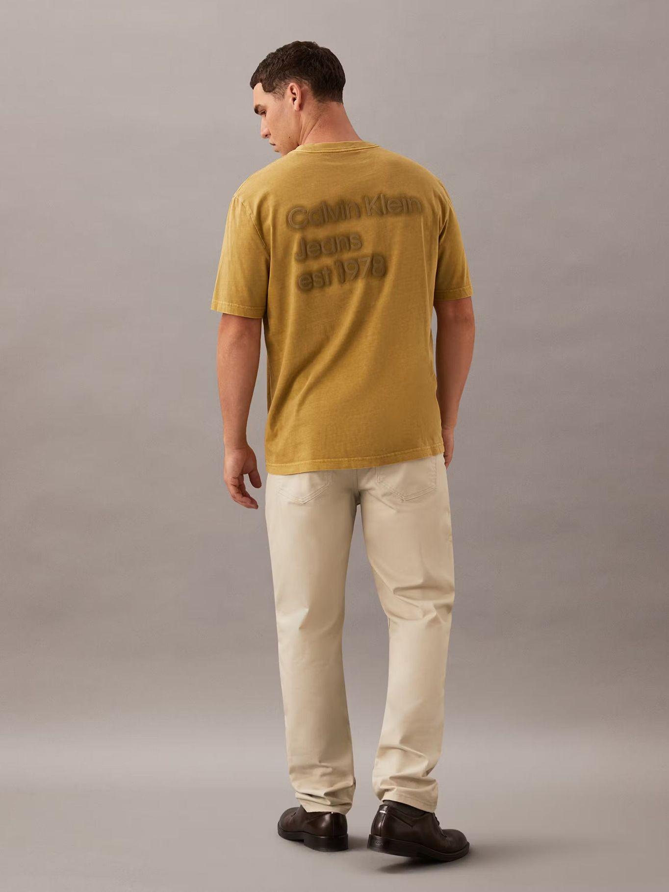 Polera con acabado lavado en relieve Verde Calvin Klein-2