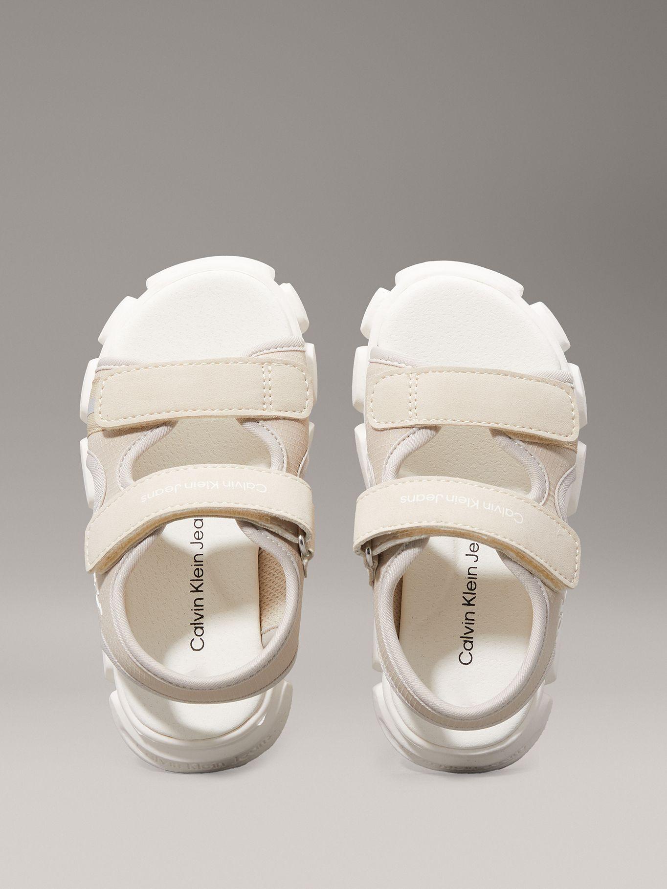 Sandalias Niño con Velcro Beige Calvin Klein-2