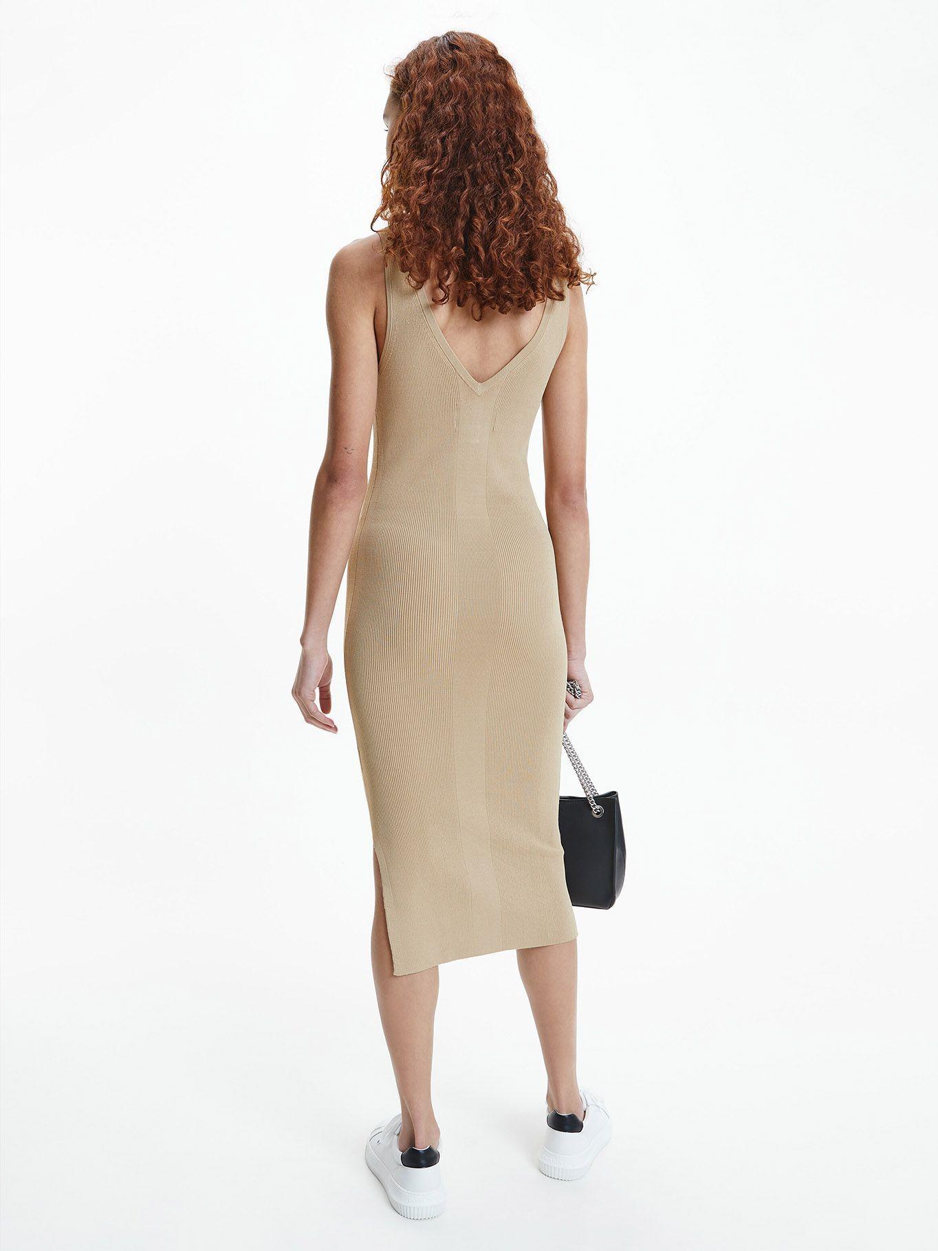 Vestido Badge Beige Calvin Klein-1