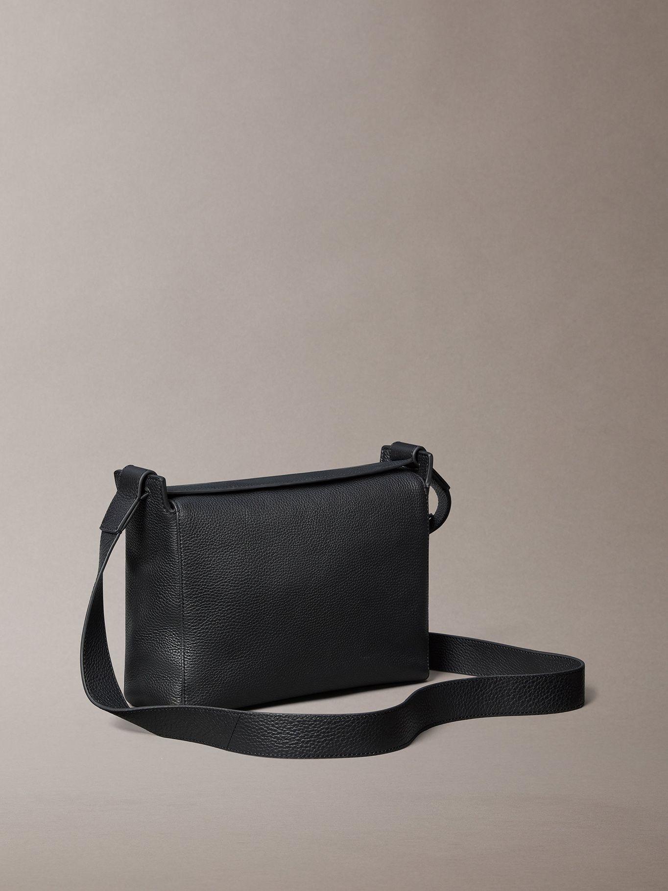 Bolso Cruzado Micro Pebble Negro Calvin Klein-4