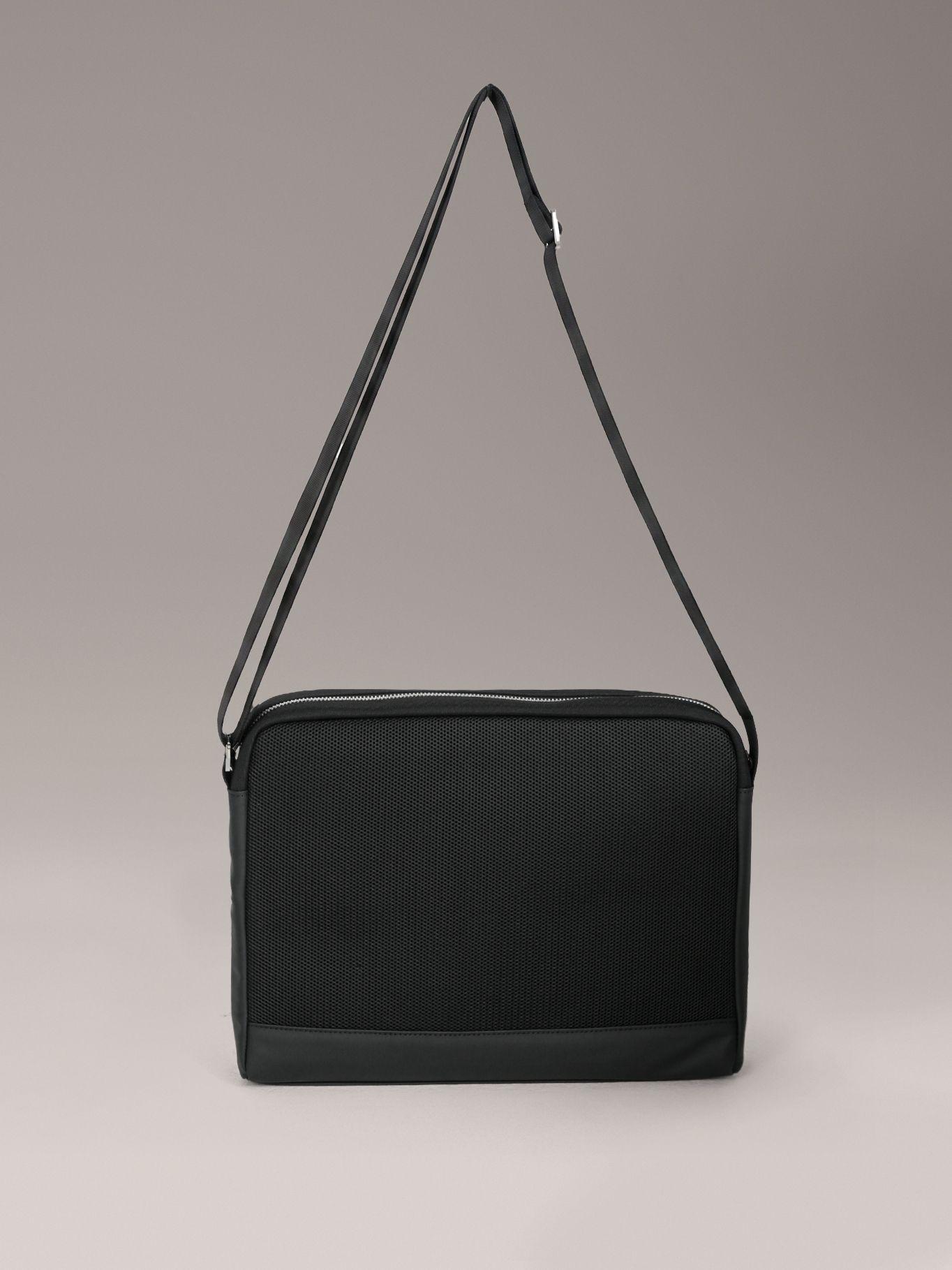 Bolso Reporter Utility con Logotipo Negro Calvin Klein-1