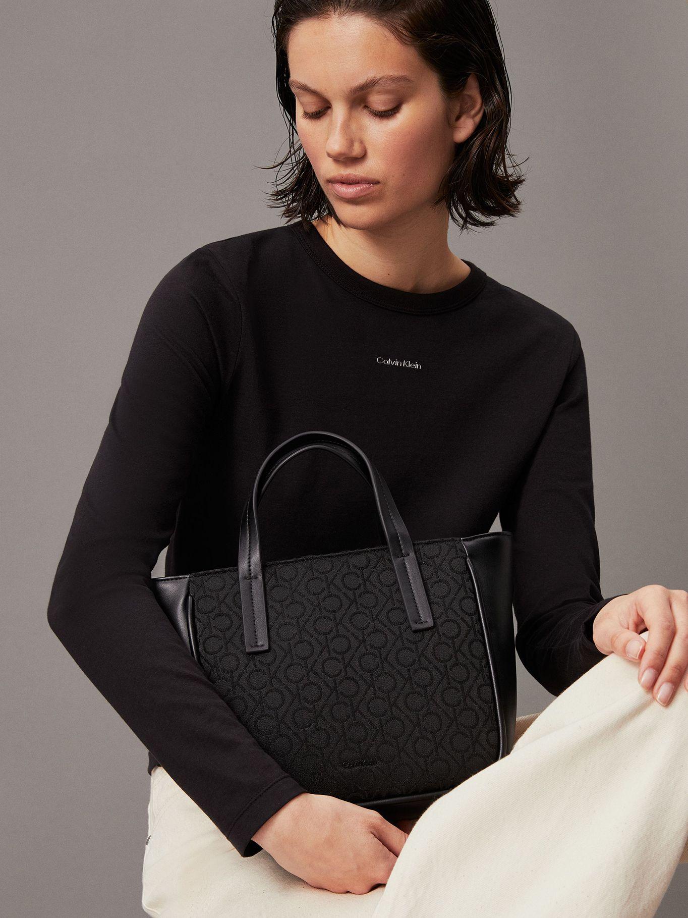 Cartera Tote Ck Refine Jacquard Negro Calvin Klein-4