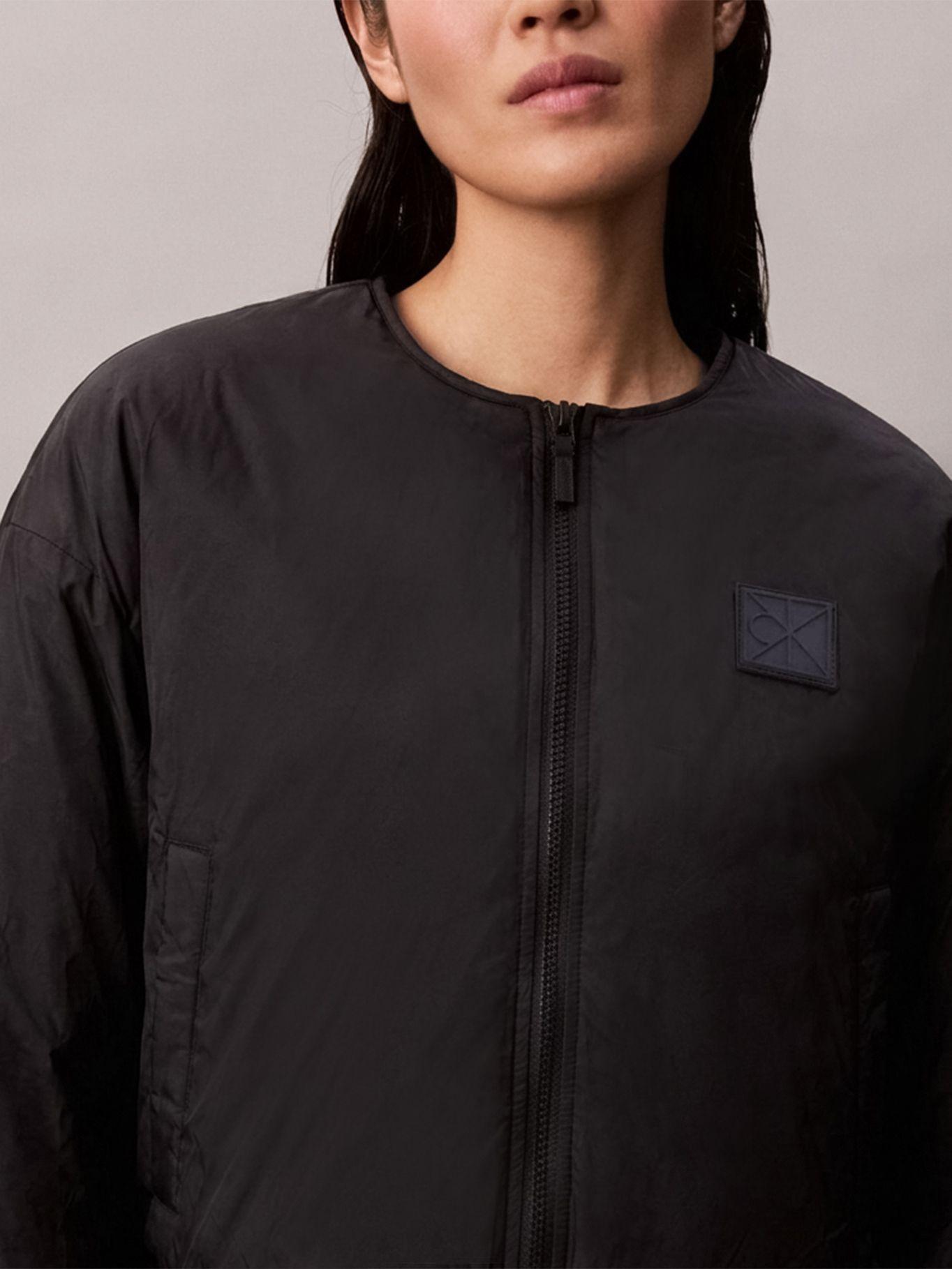 Chaqueta Patrón de Logo Negro Calvin Klein-7